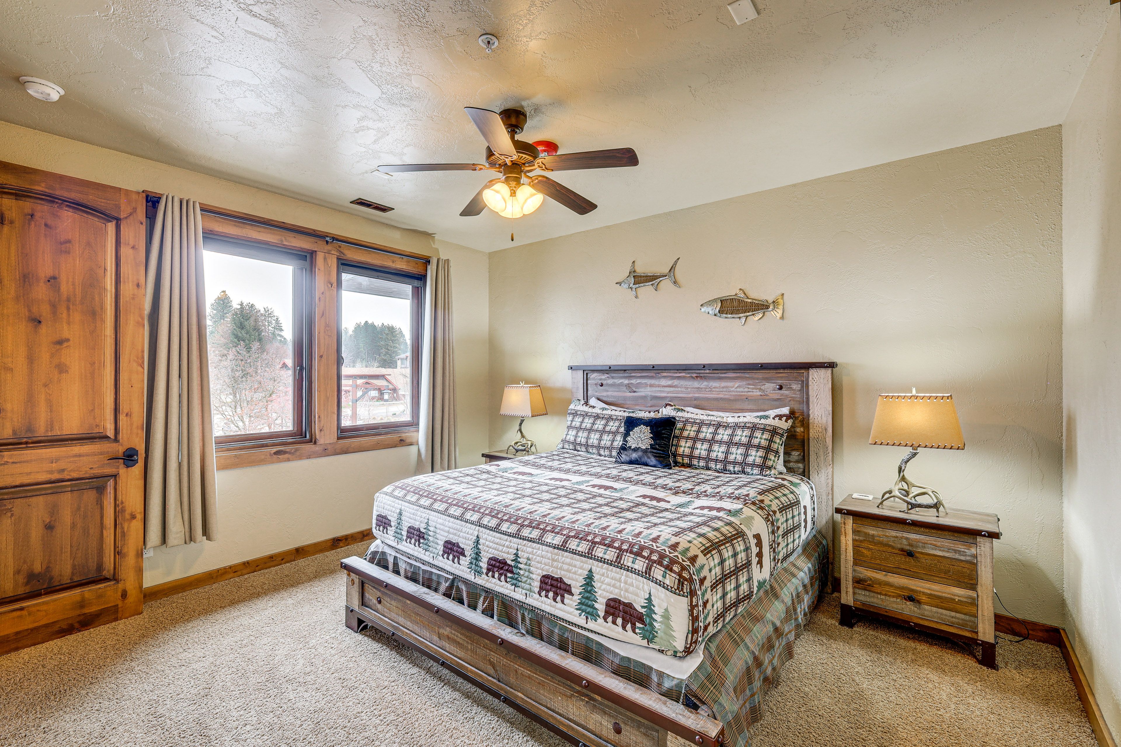 Bedroom 1 | King Bed | Linens