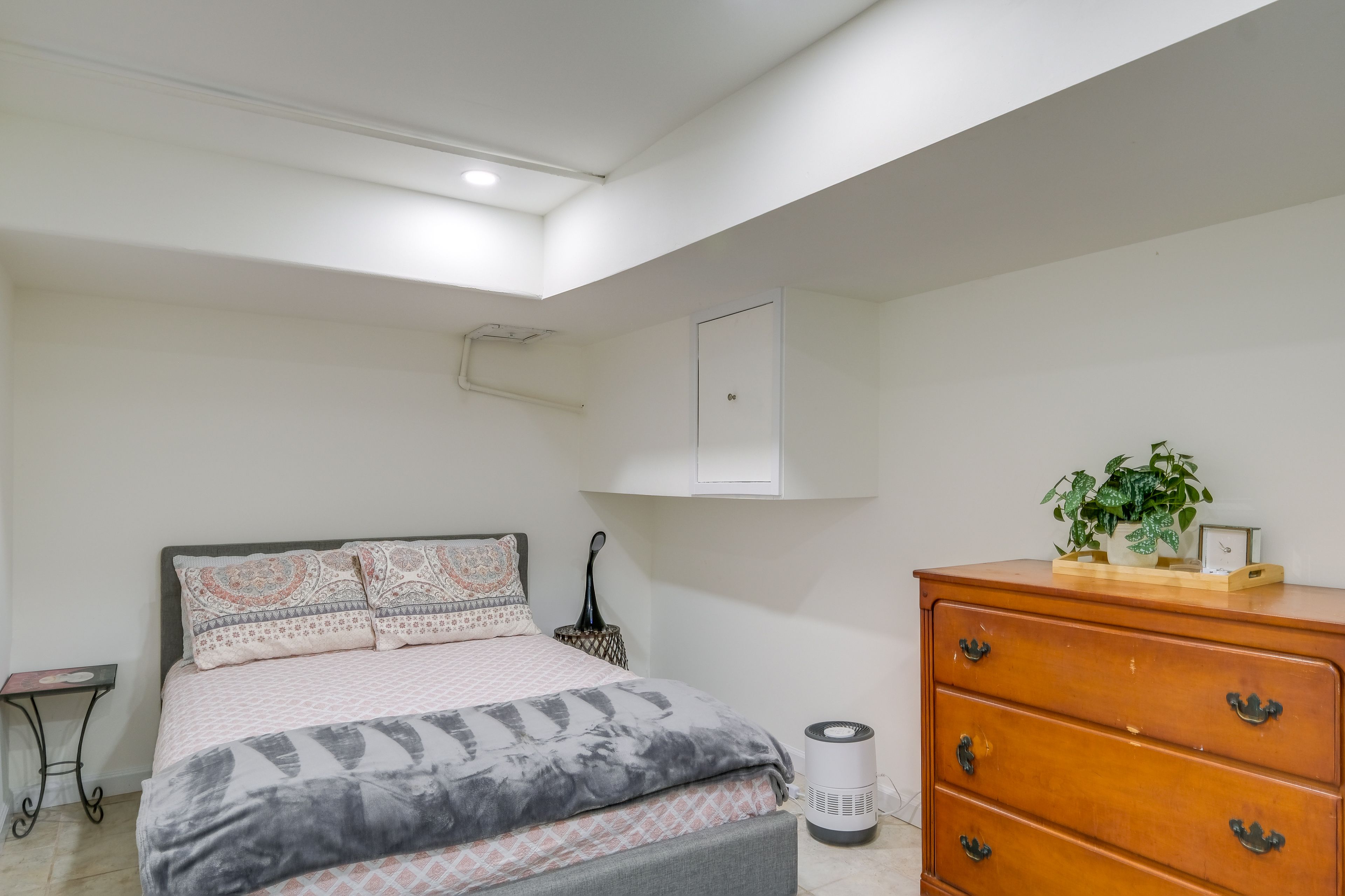 Bonus Room | Queen Bed