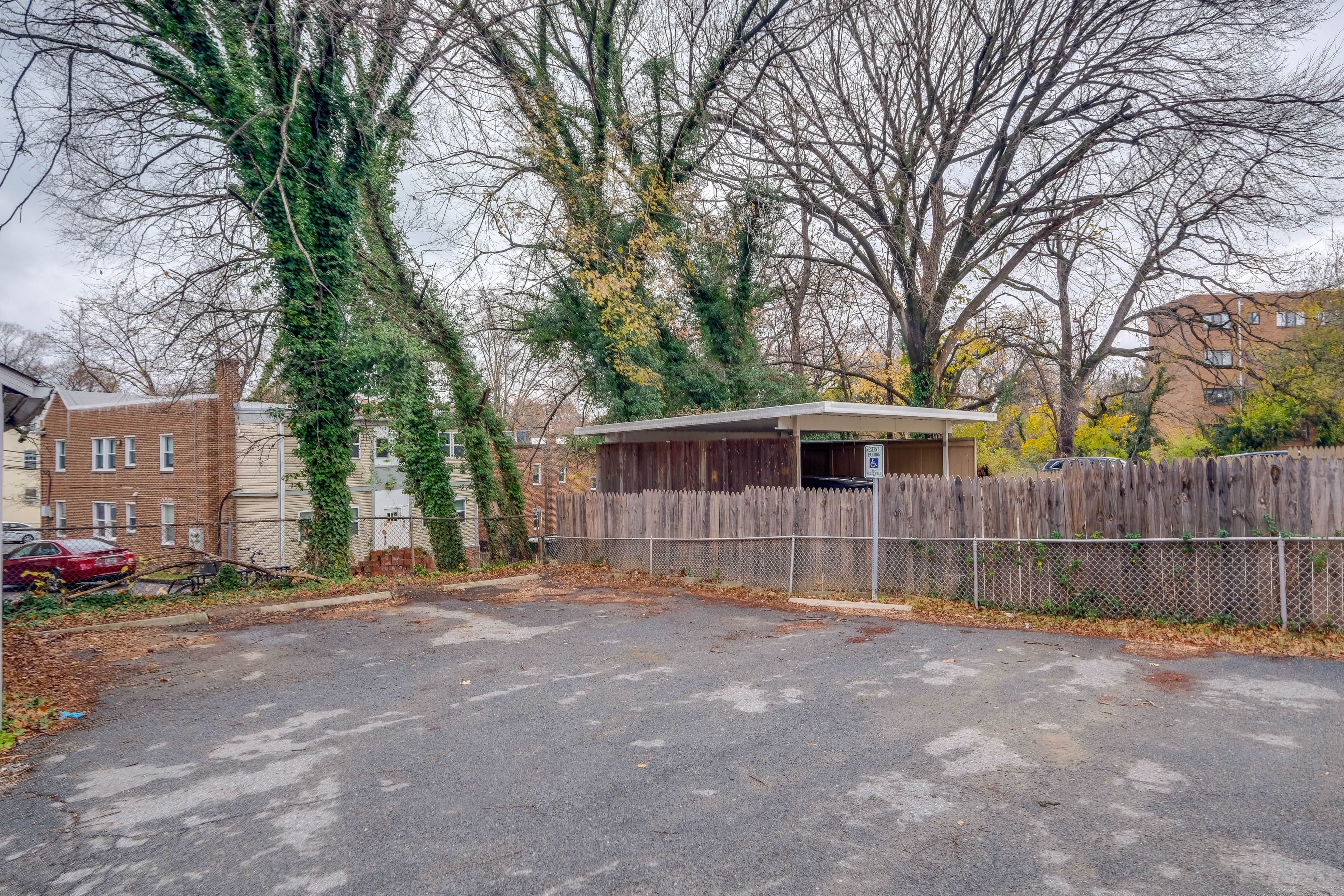 Parking | Shared Parking Lot (1 Vehicle)