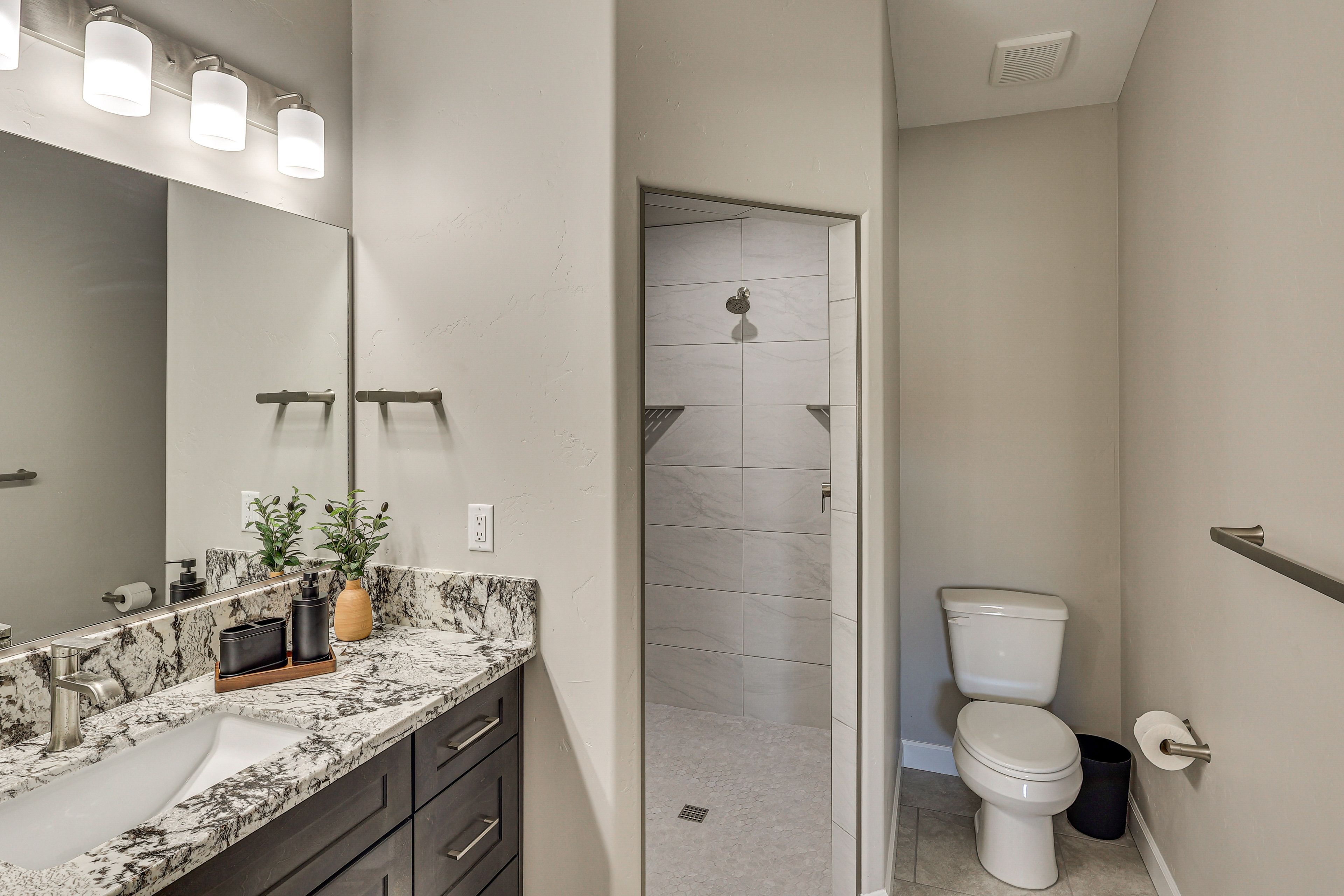 Full Bathroom | Hair Dryer