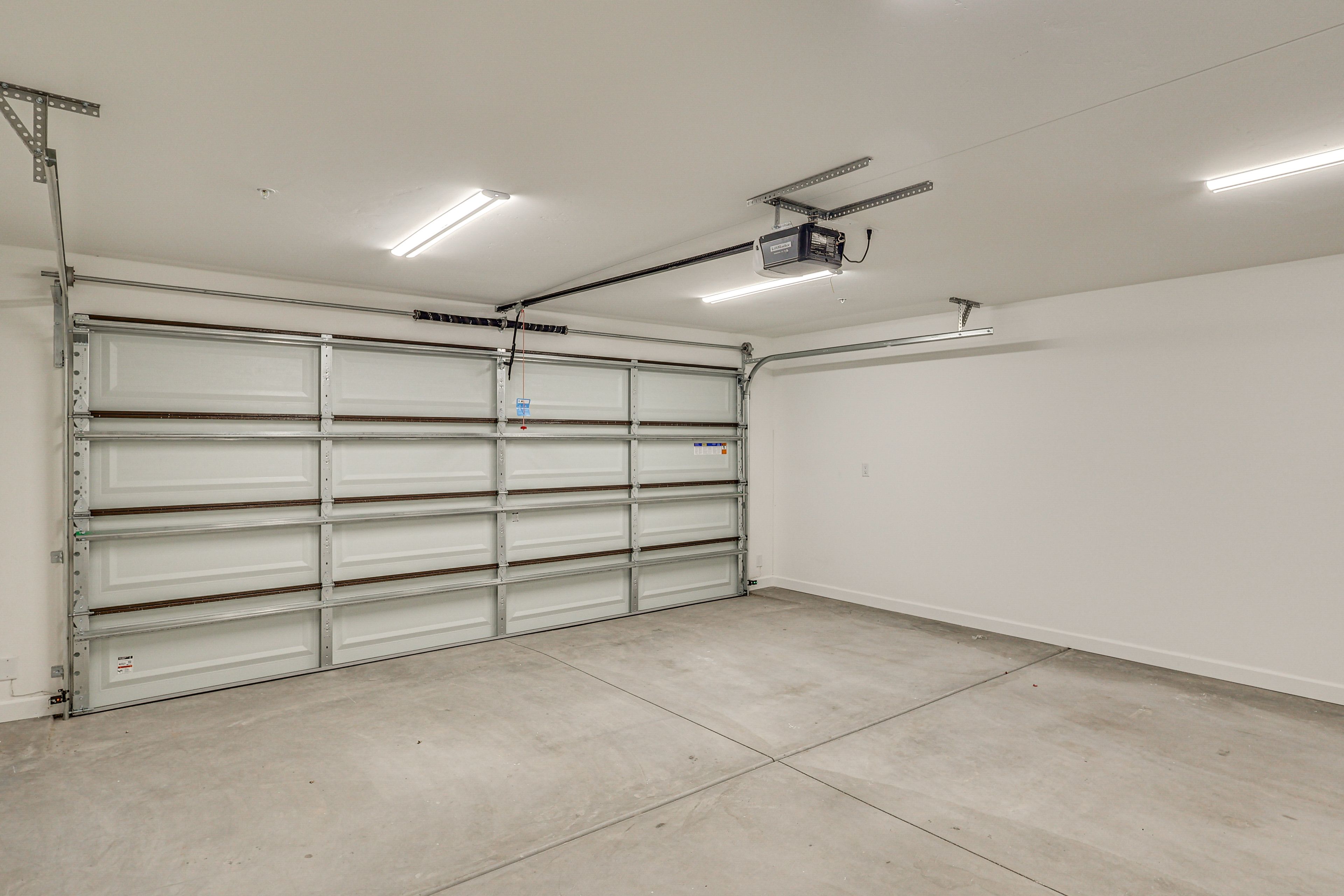 Parking | Garage (2 Vehicles)