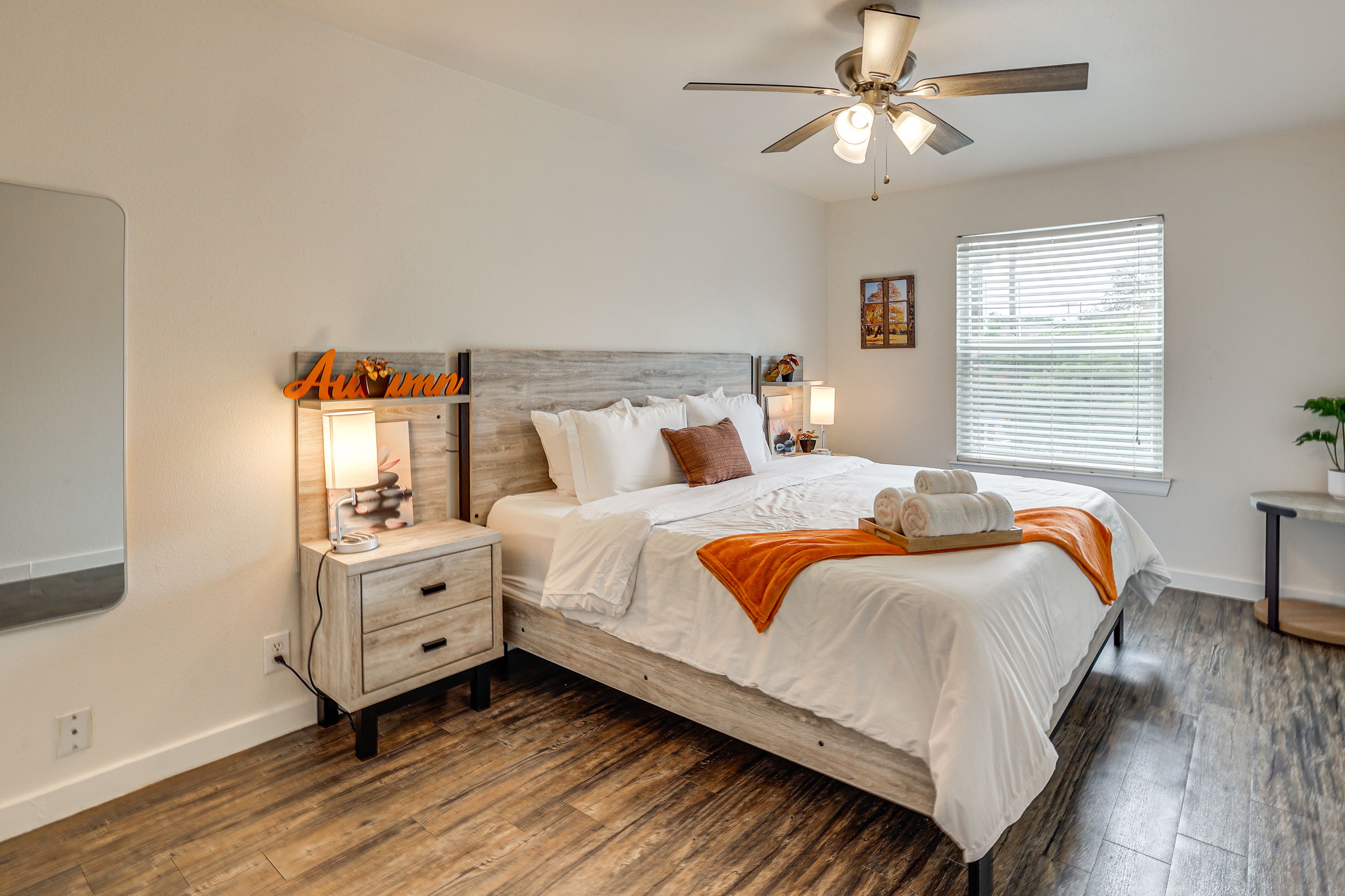 Bedroom 2 | King Bed | 2nd Floor | En-Suite Bathroom