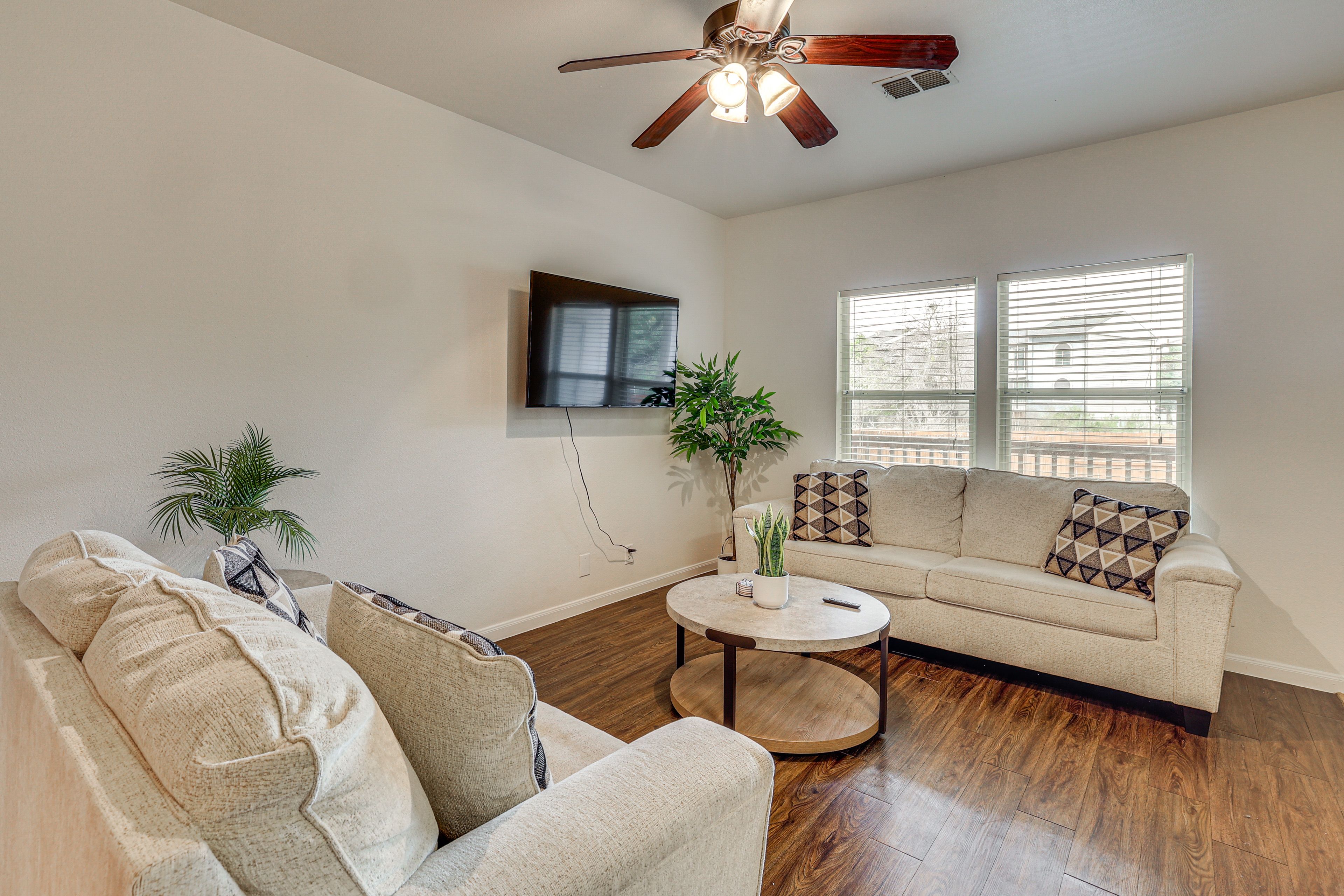 Living Room | Queen Sleeper Sofa | 1st Floor | Smart TV