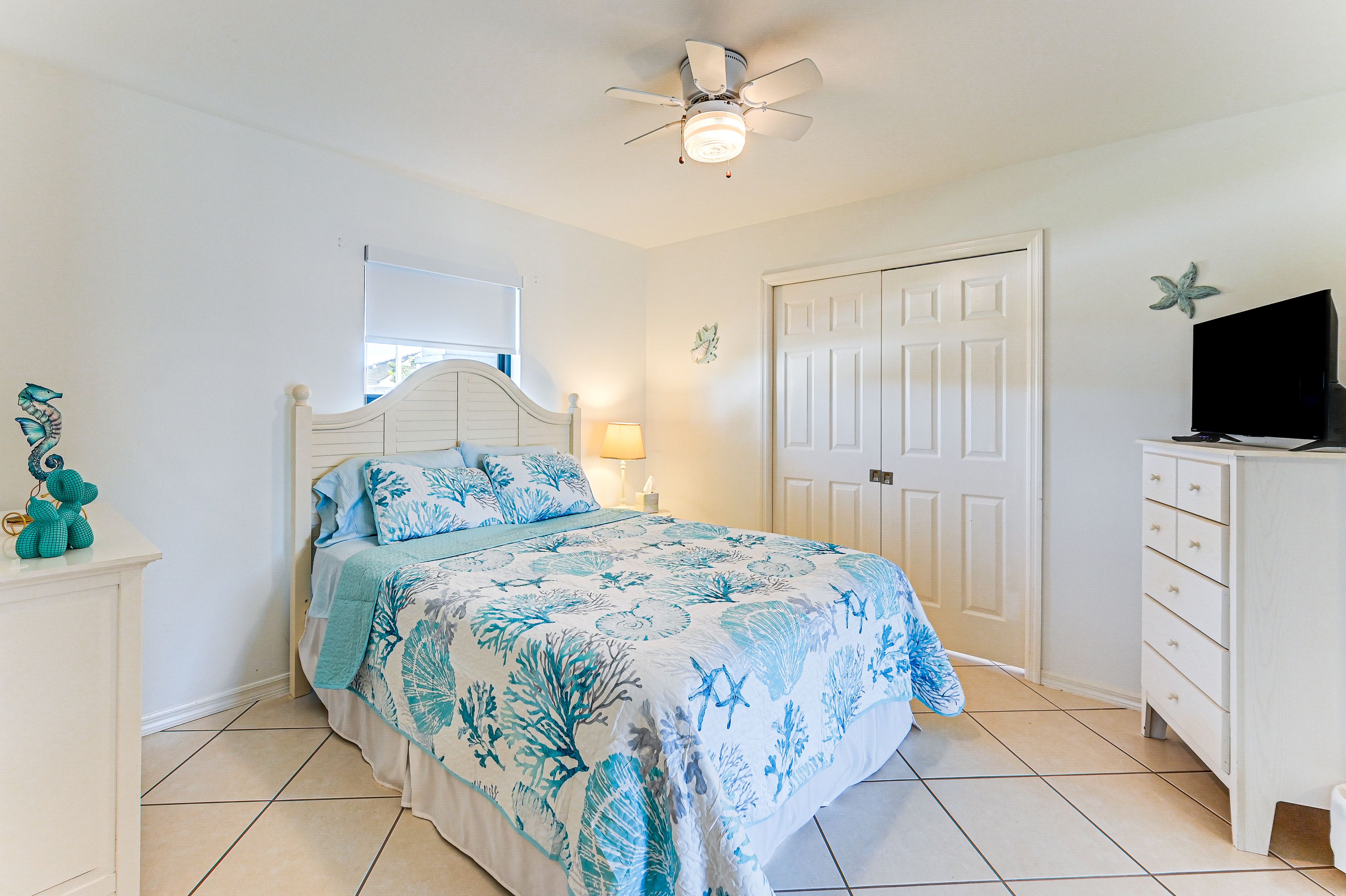 Bedroom 2 | Queen Bed