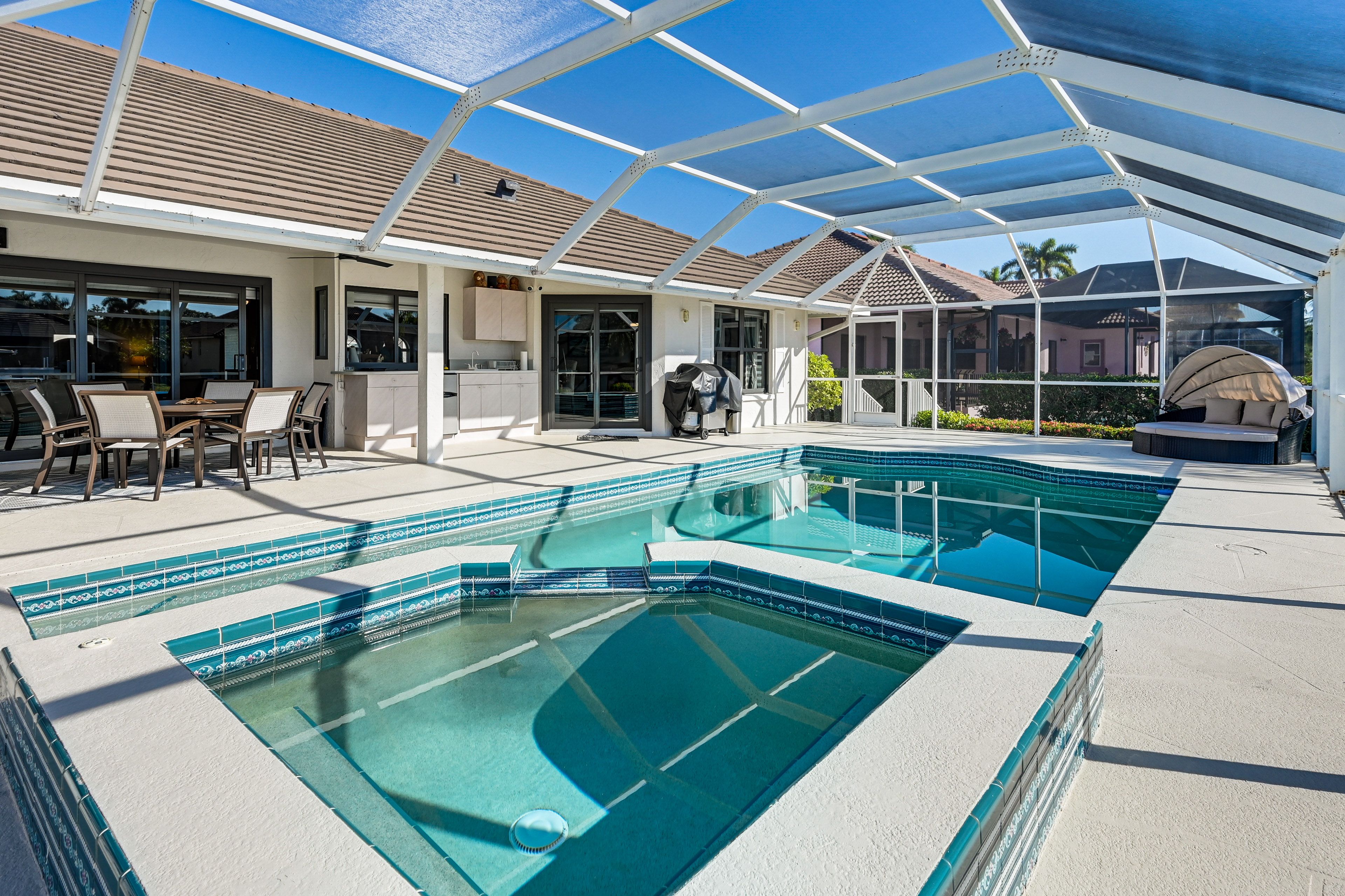 Private Heated Pool & Spa | Lanai