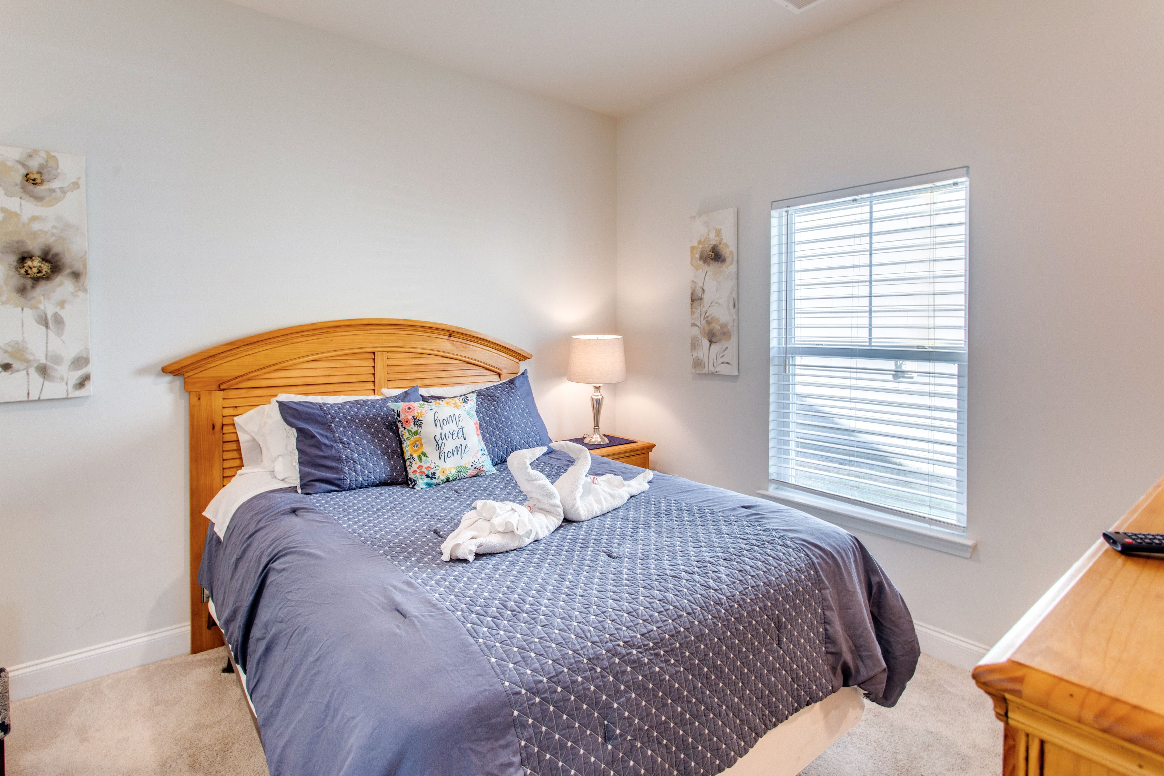 Bedroom 2 | Queen Bed