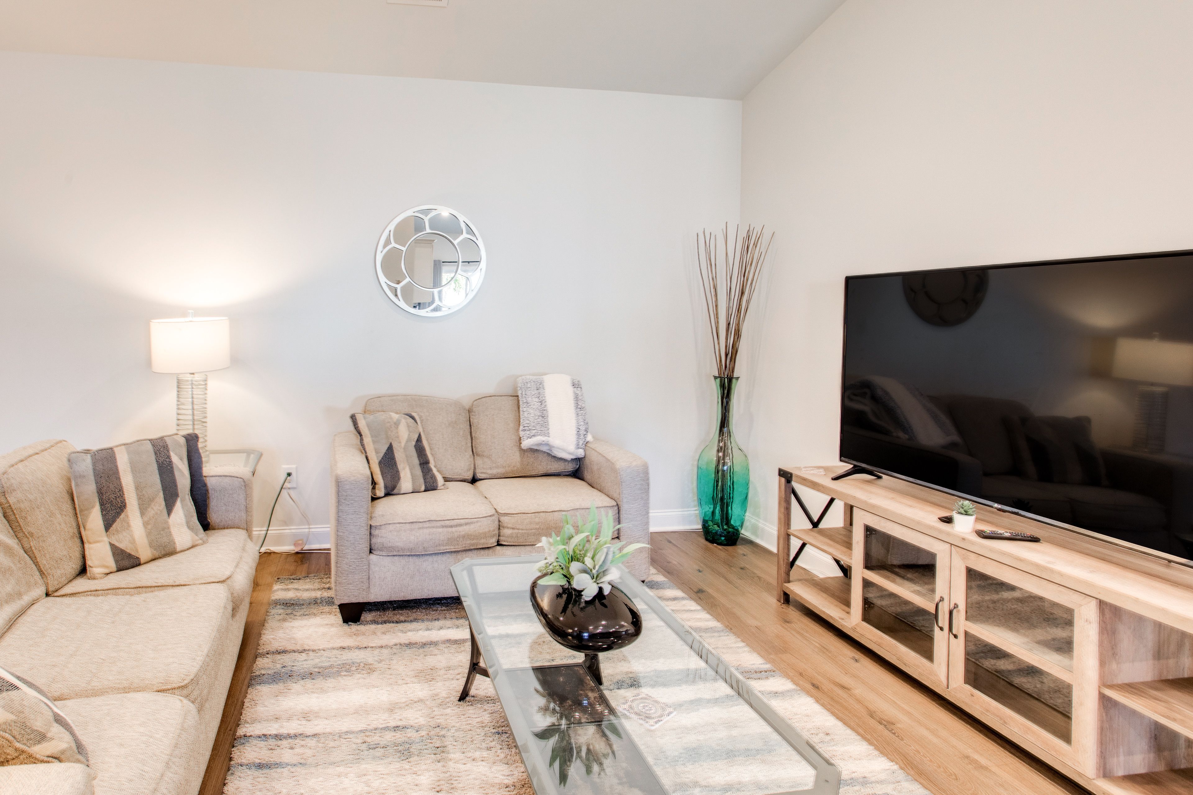 Living Room | Queen Sleeper Sofa | Smart TV | Free WiFi