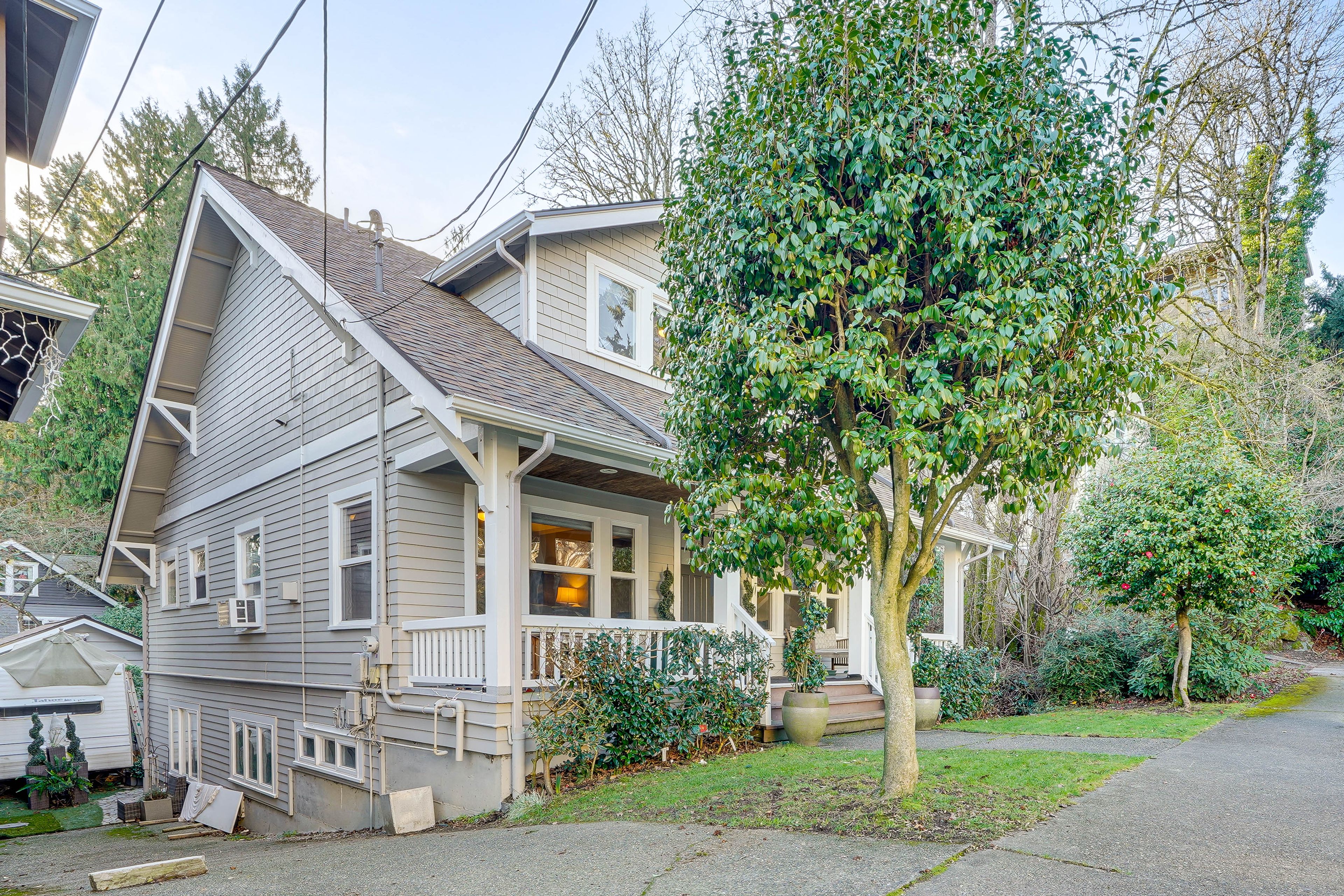 Parking | Driveway (1 Vehicle) | Street Parking