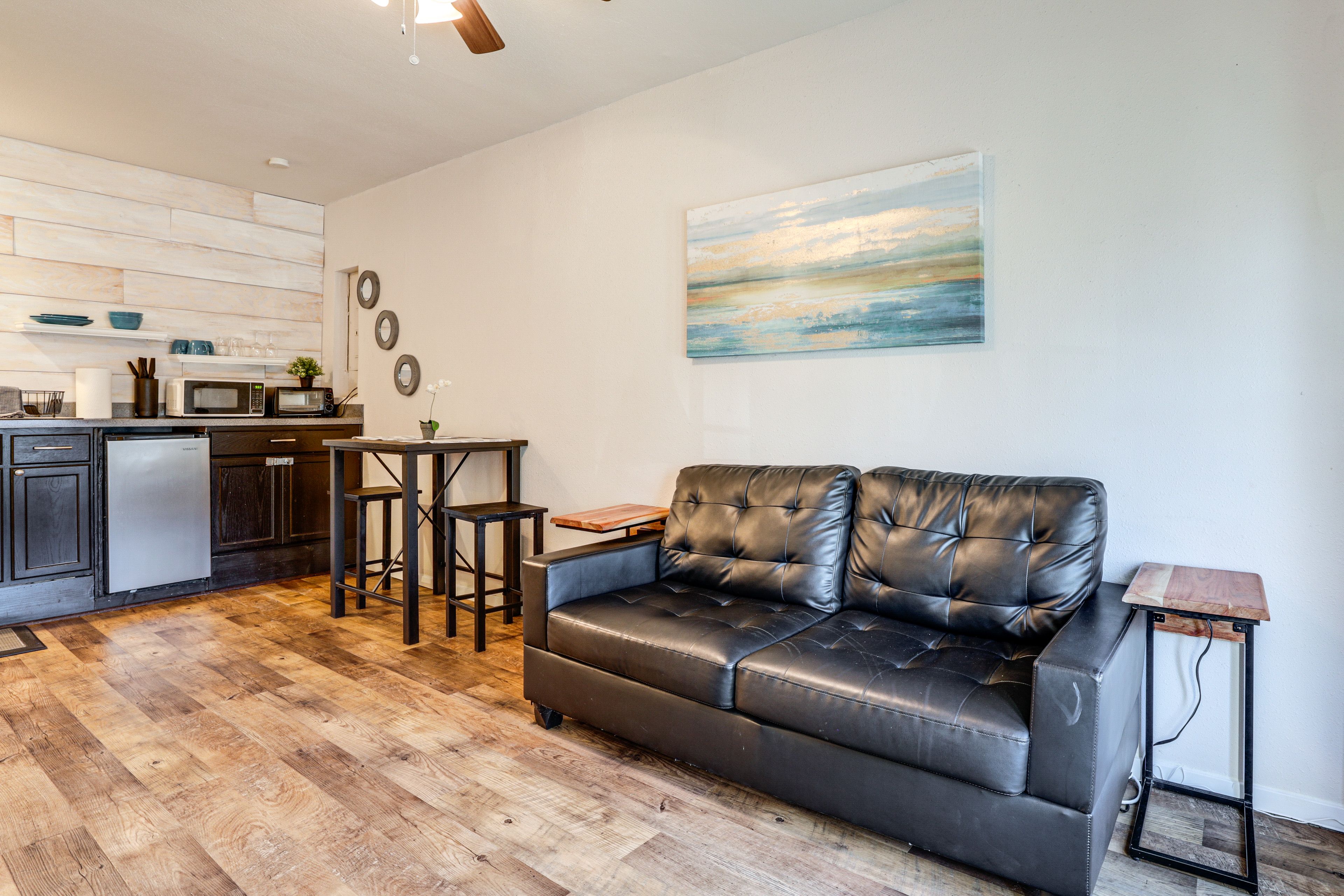 Grand Prairie Vacation Rental | Studio | 1BA | Step to Enter | 400 Sq Ft