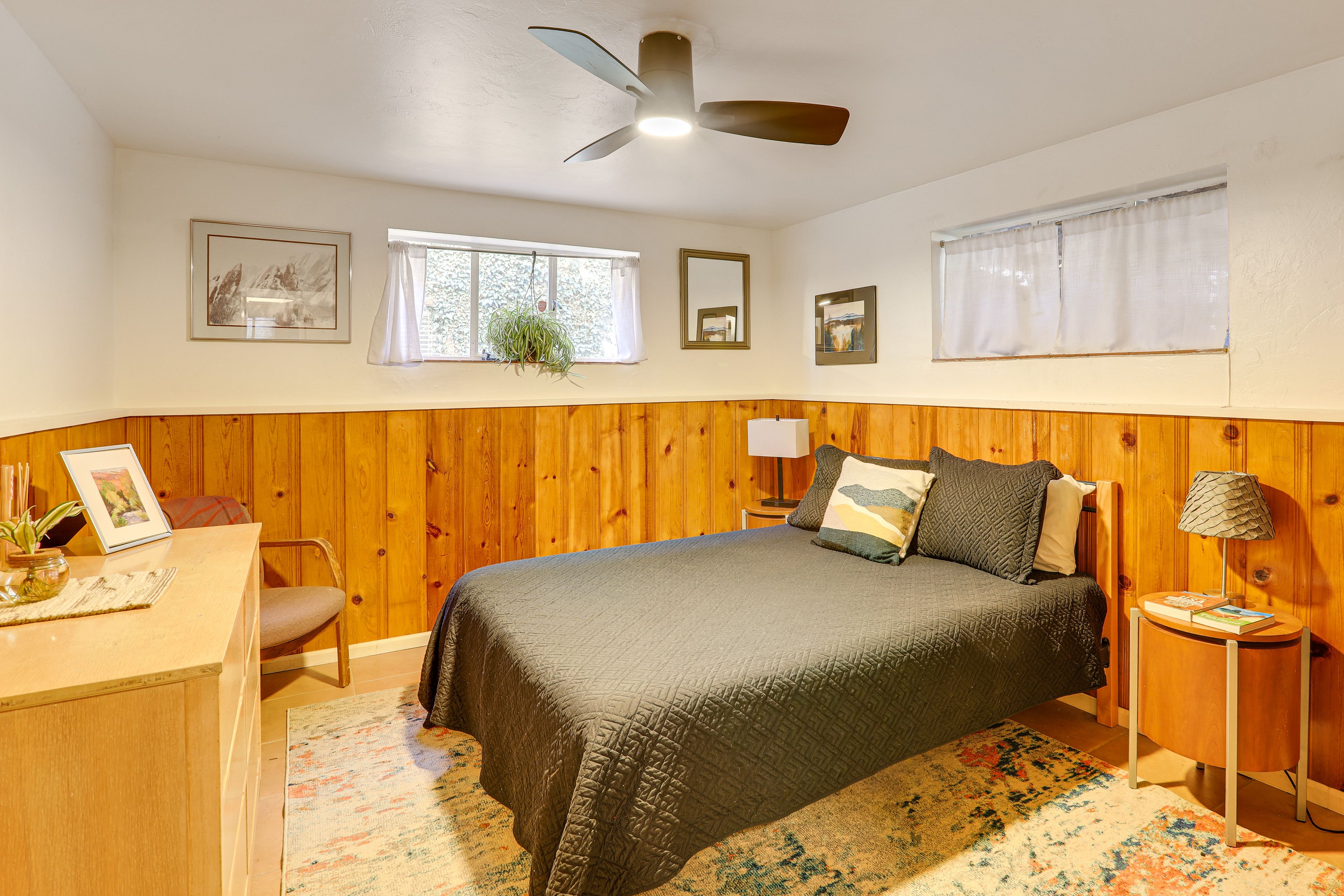 Bedroom 2 | Queen Bed