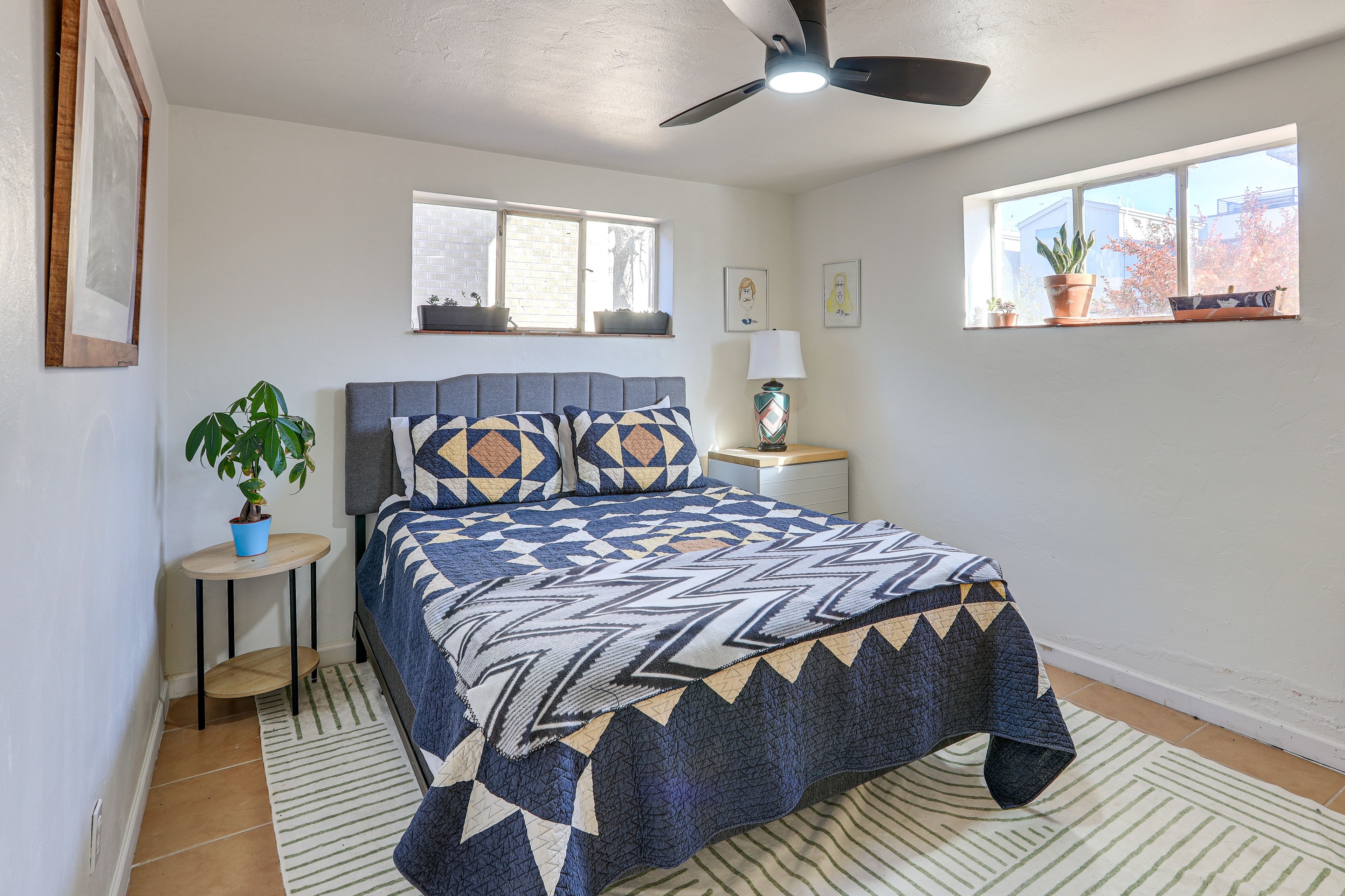 Bedroom 1 | Queen Bed