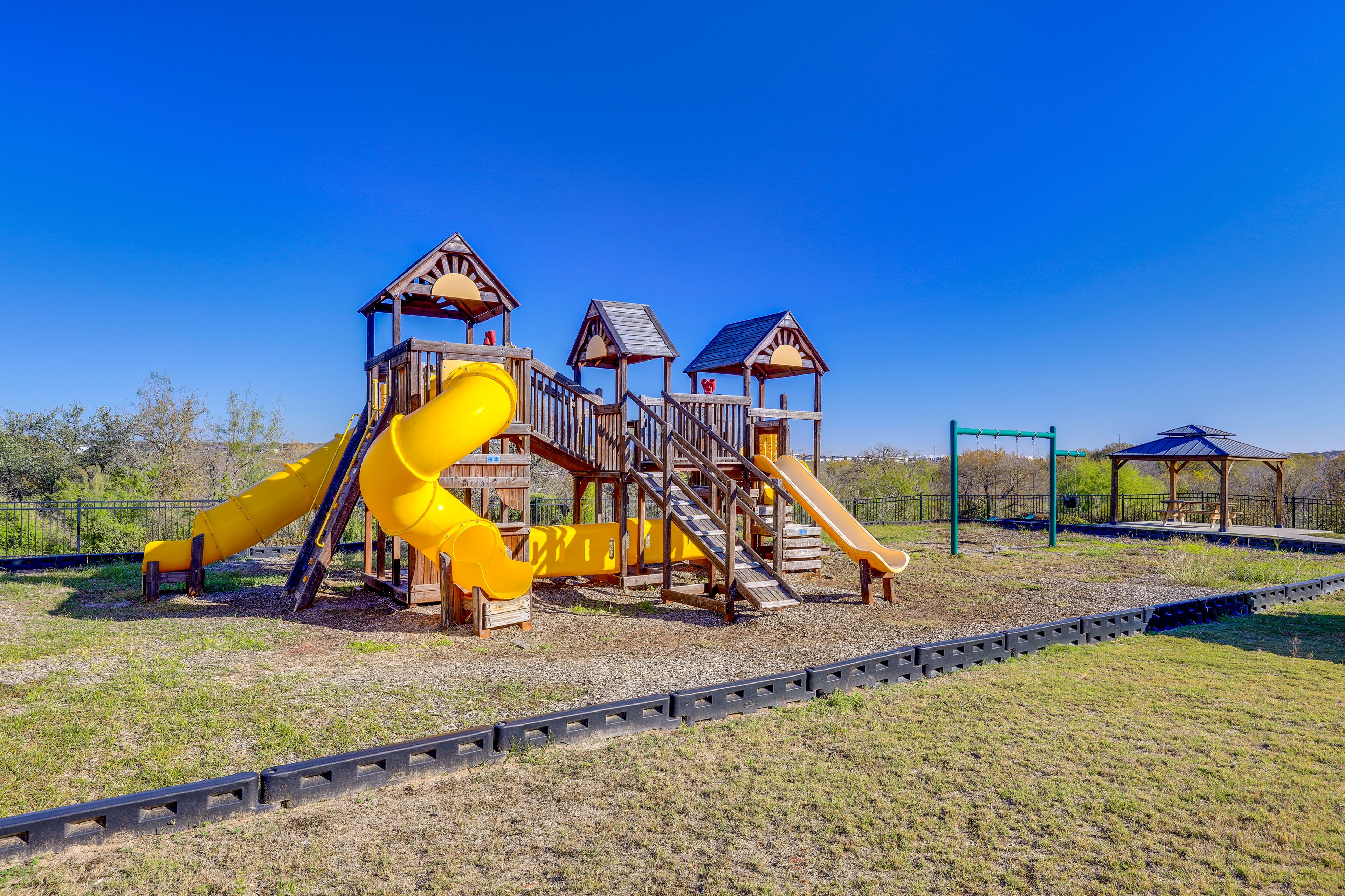 Lynwood Village | Community Amenities