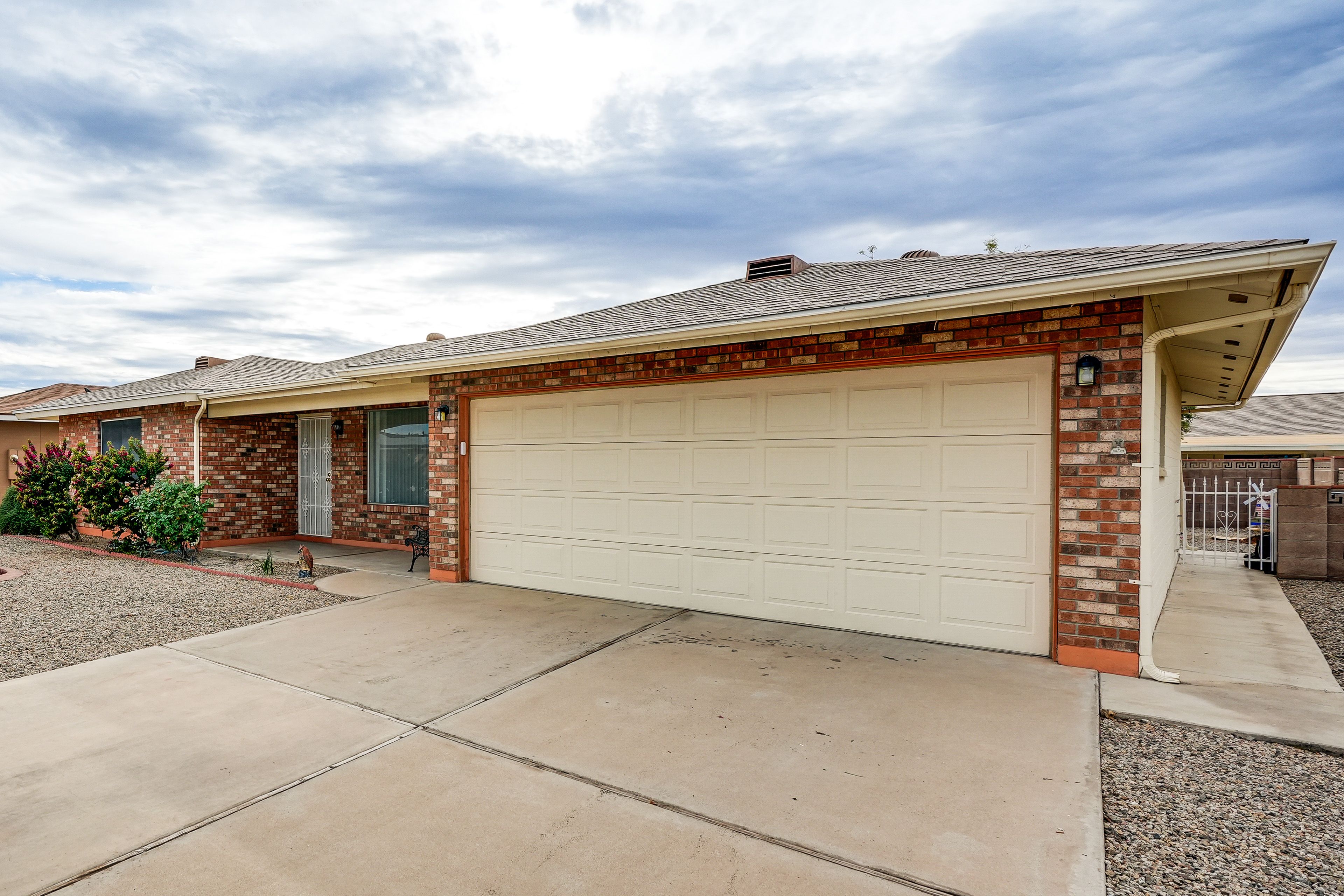 Parking | Garage (2 Vehicles) | Driveway (1 Vehicle)
