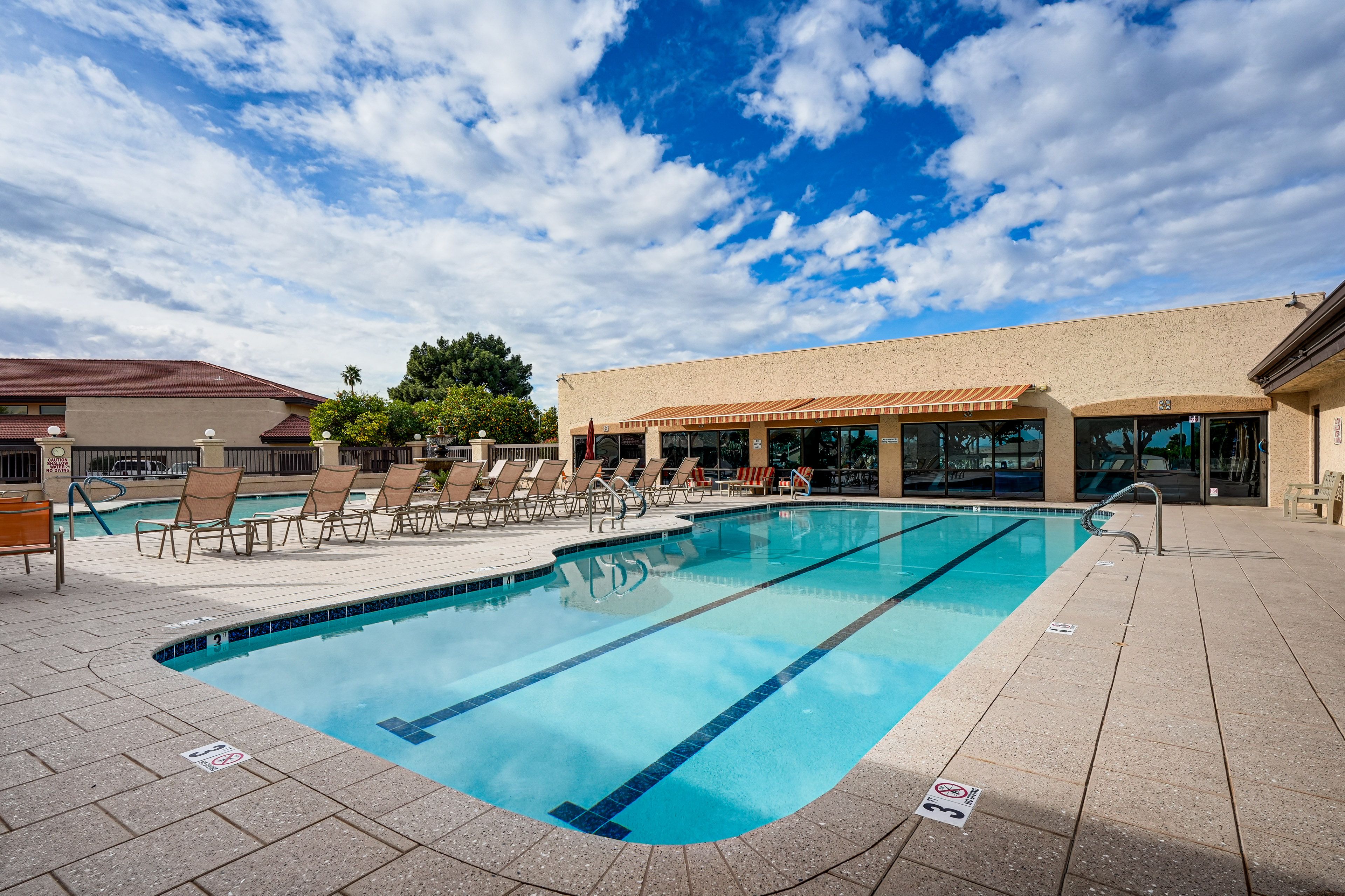 Sunland Village East | Community Amenities