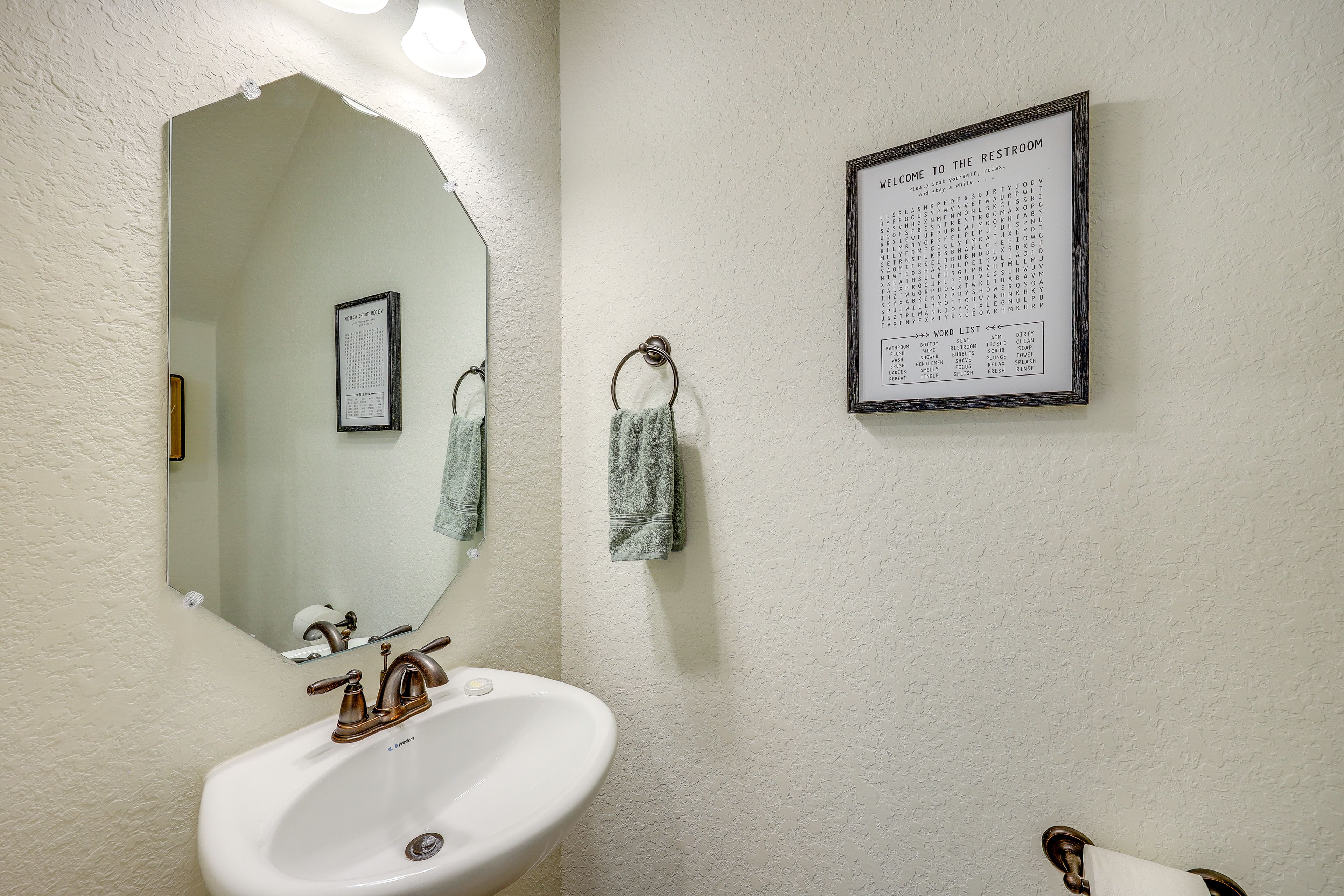 Half Bathroom | 1st Floor