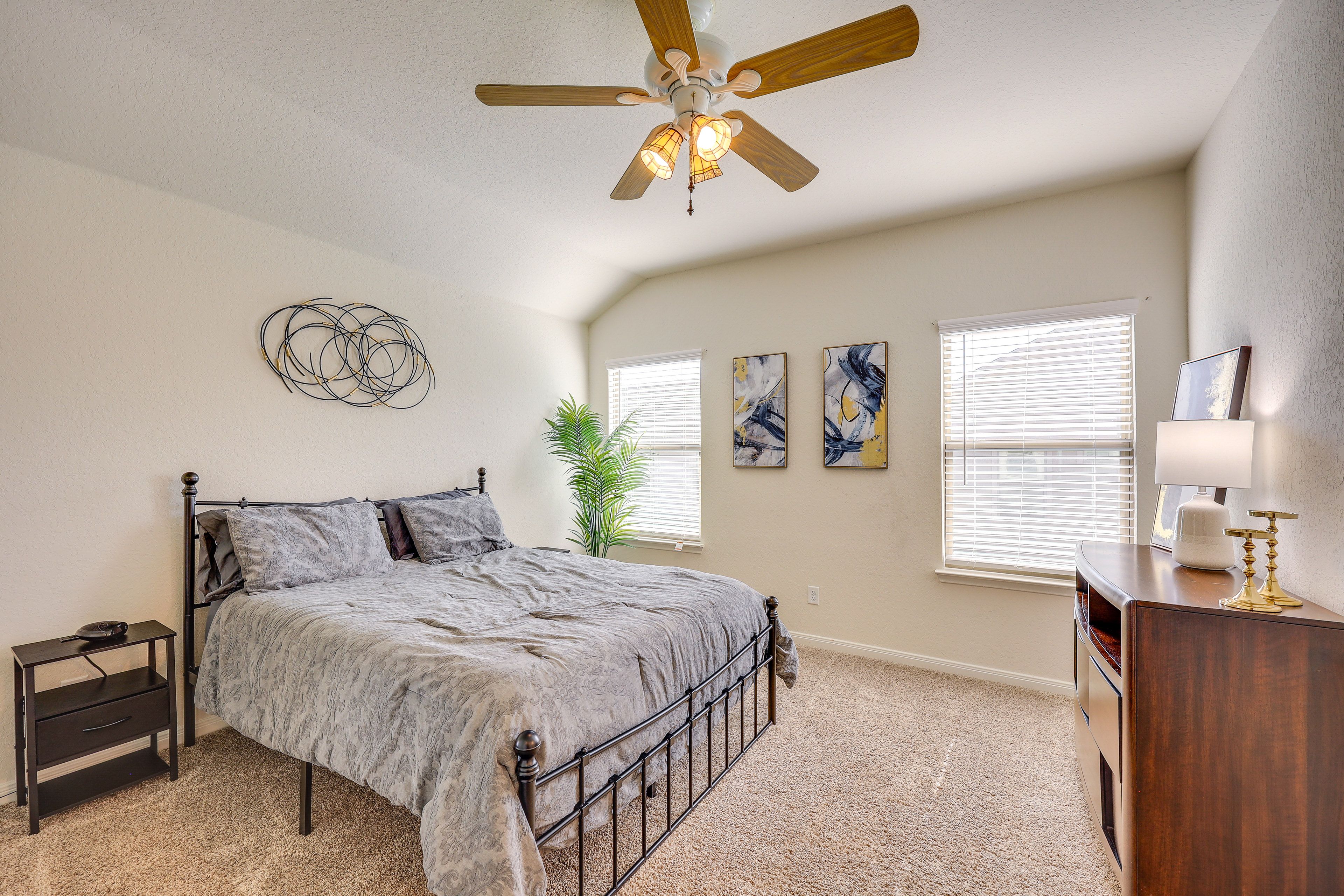 Bedroom 2 | Queen Bed | 2nd Floor