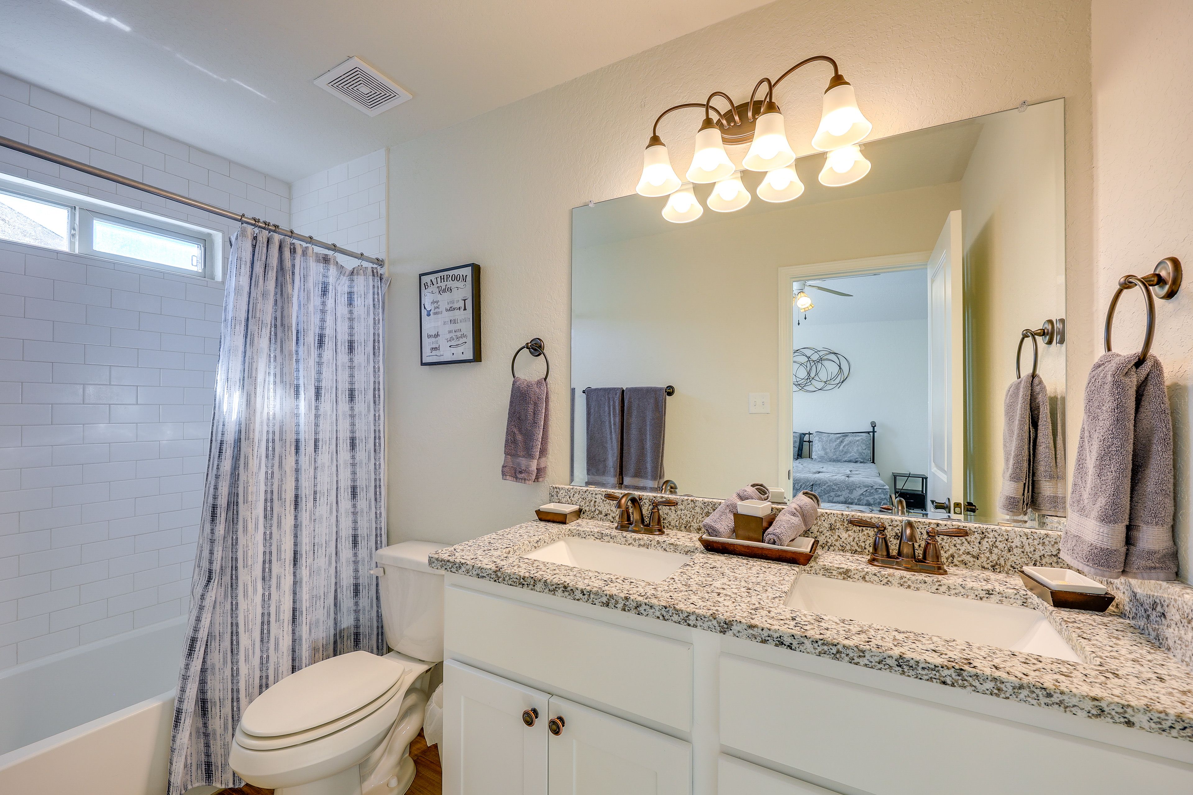 Full Bathroom | 2nd Floor