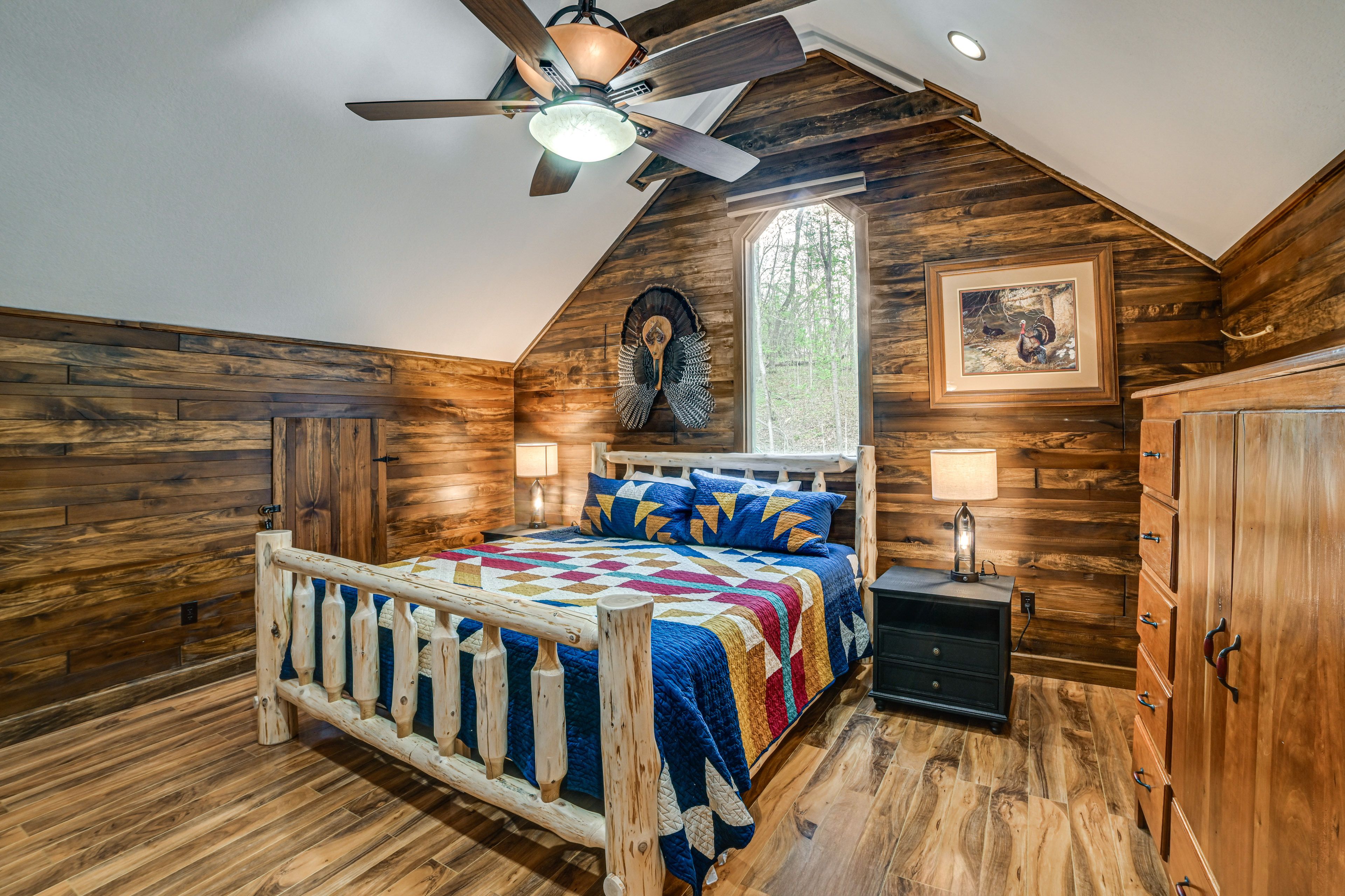 Loft | 2nd Floor | King Bed