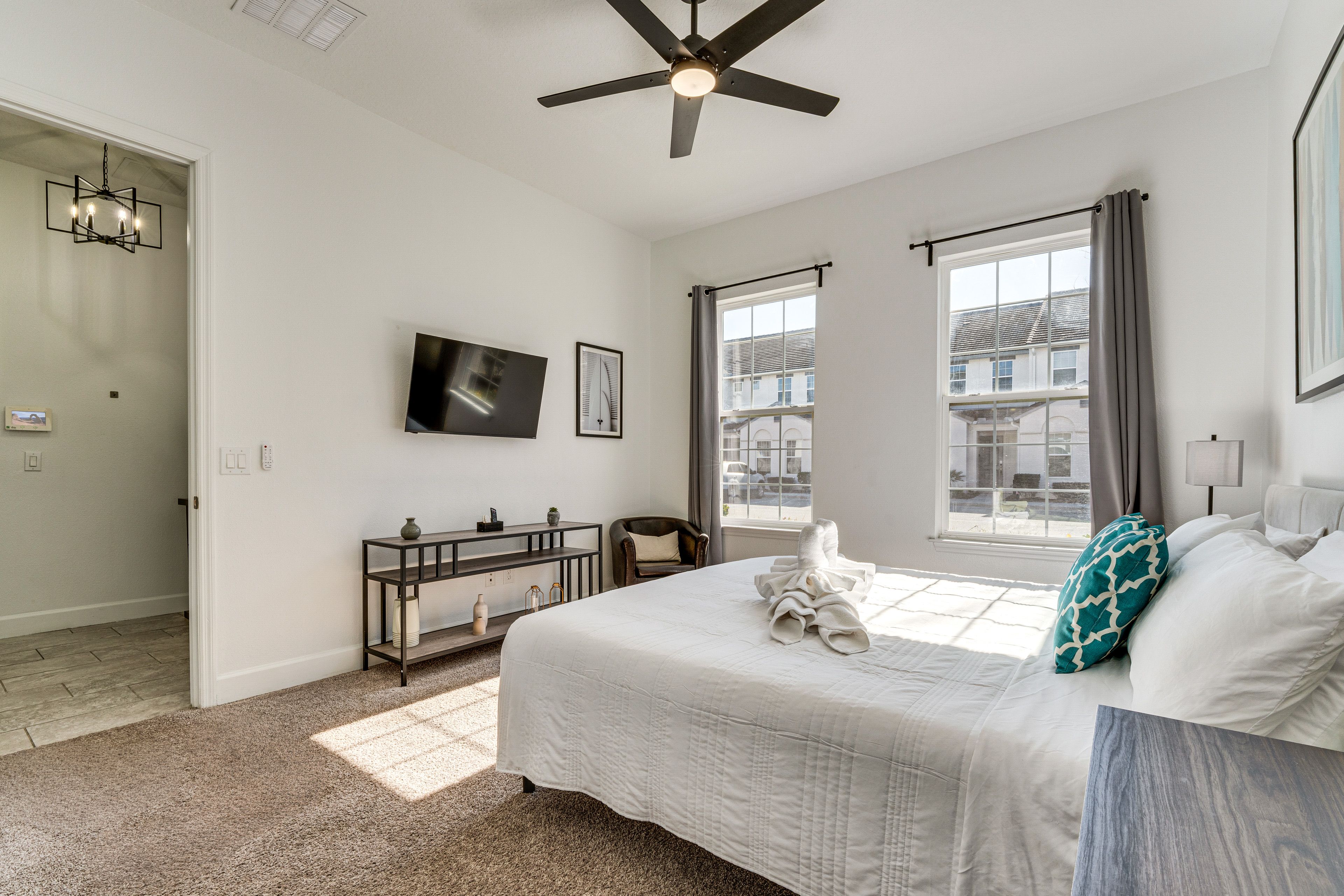 Bedroom 1 | 1st Floor | King Bed