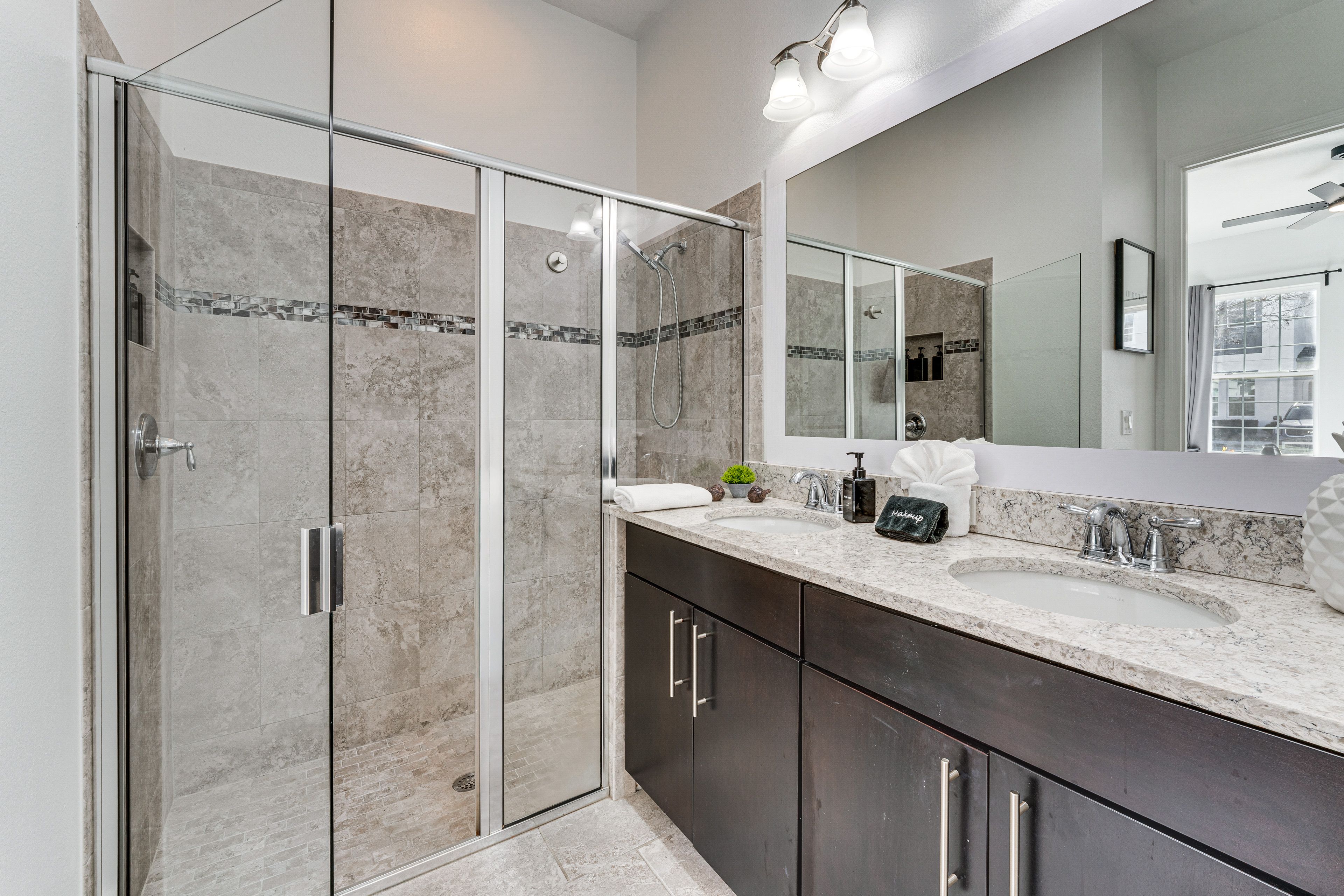 Full Bathroom | 1st Floor