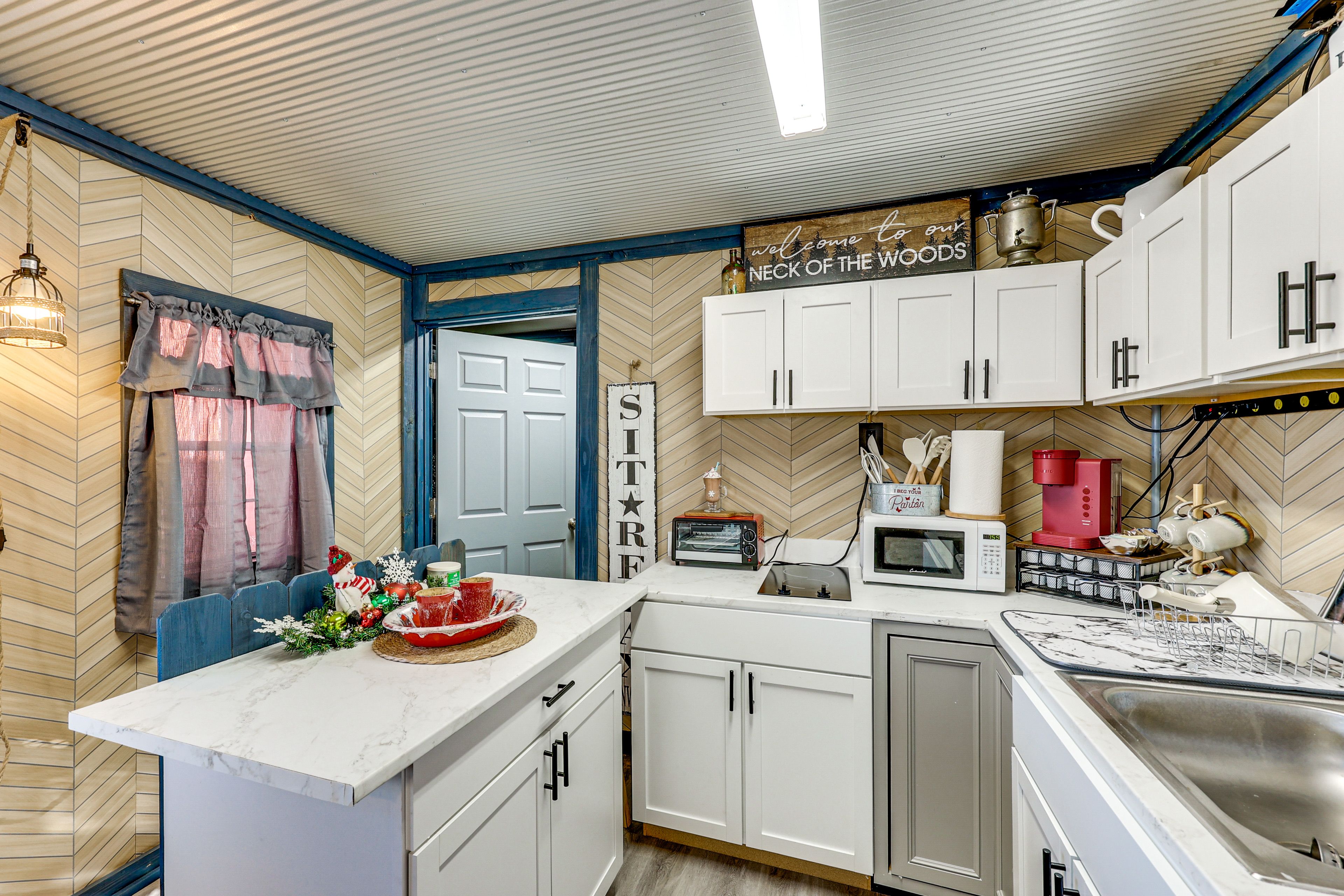 Kitchenette | Keurig Coffee Maker | Cooking Basics