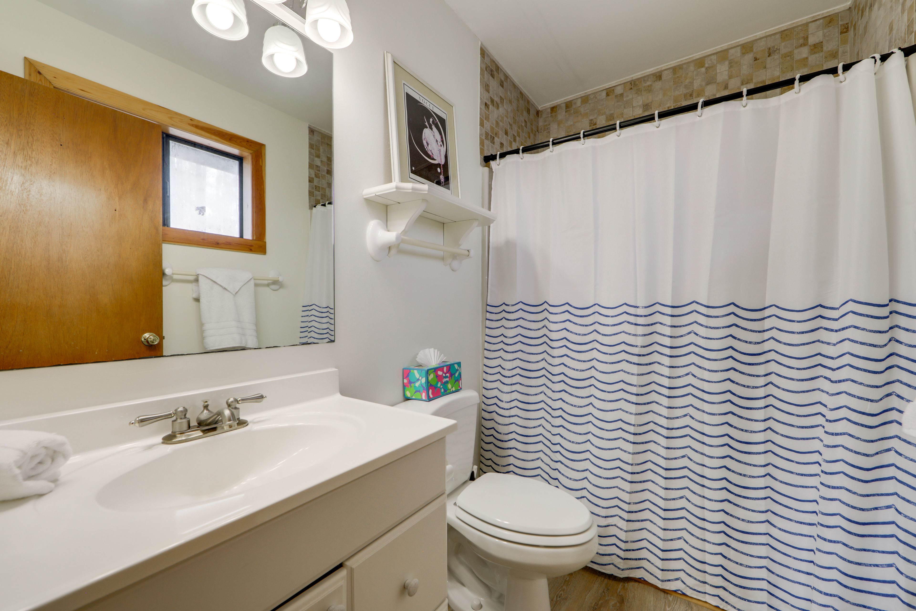 Bathroom | 1st Floor