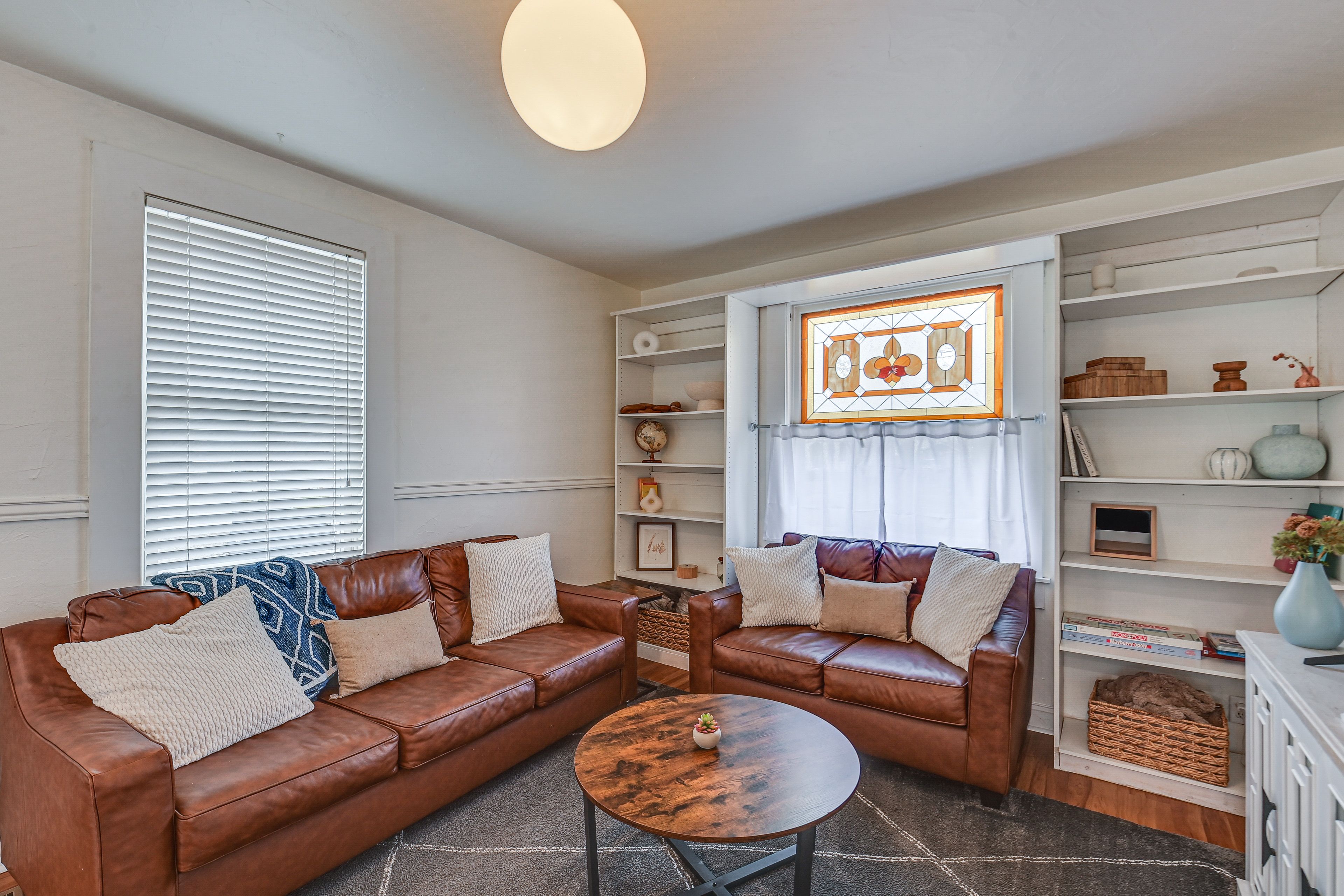 Living Room | 1st Floor | Smart TV