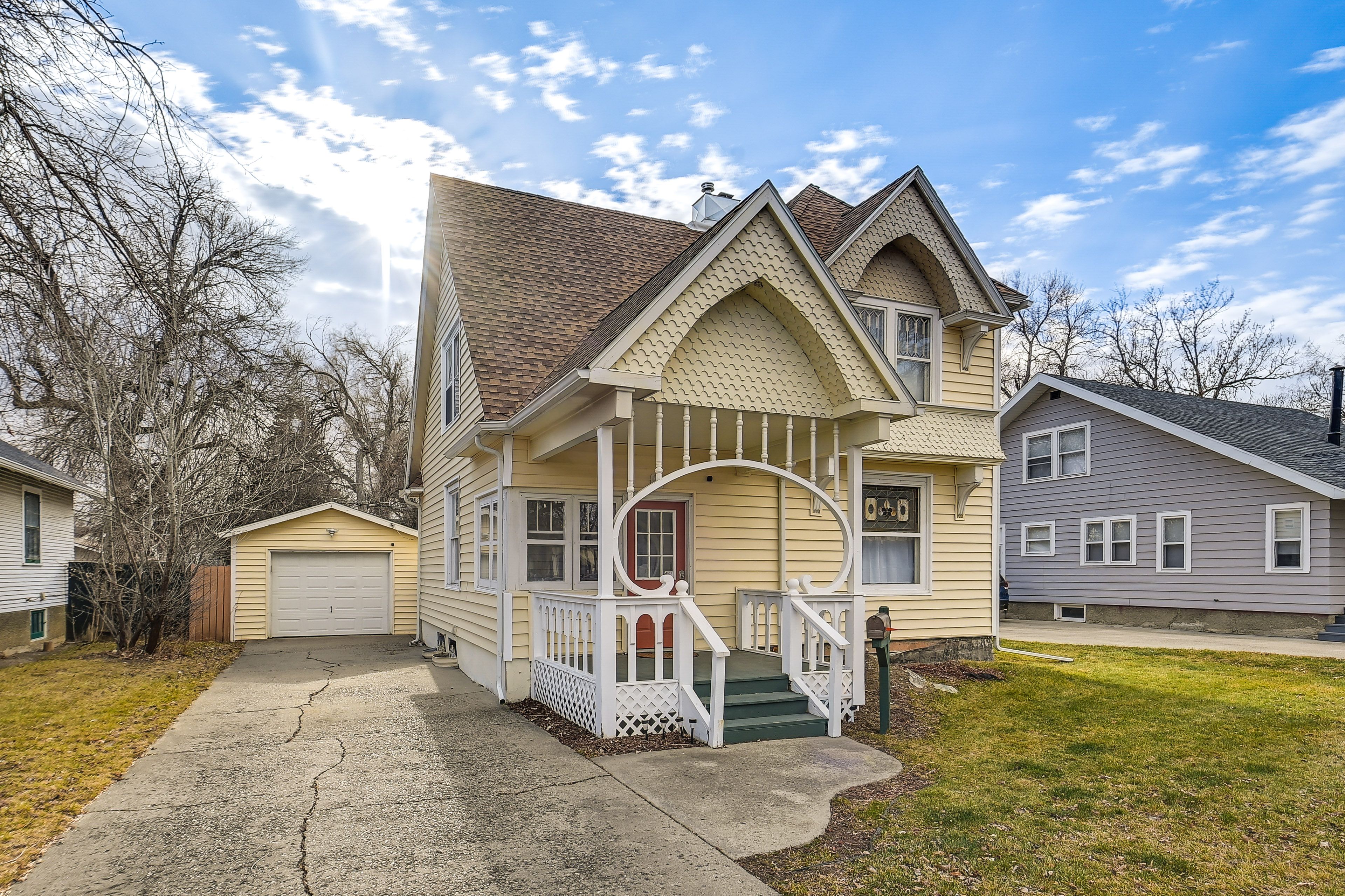 Exterior | Walk to Downtown