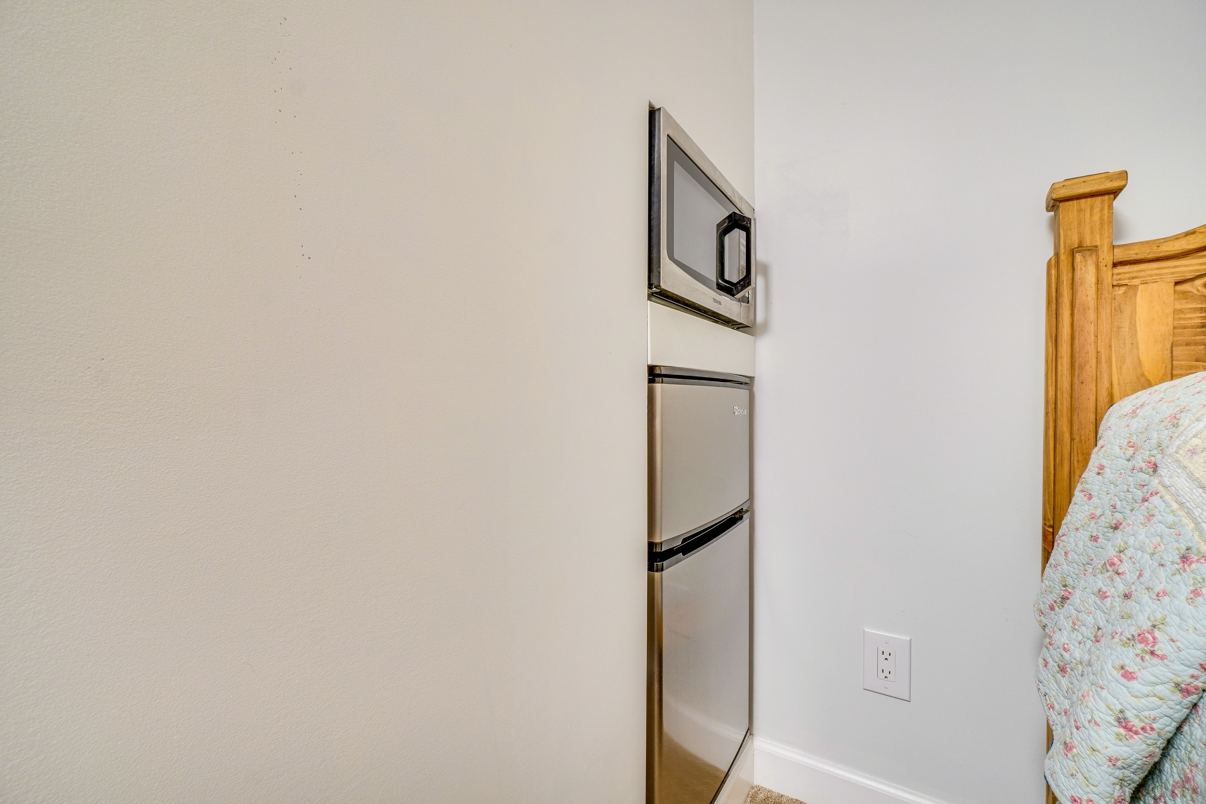 Studio-Style Cooking | Microwave | Mini Fridge