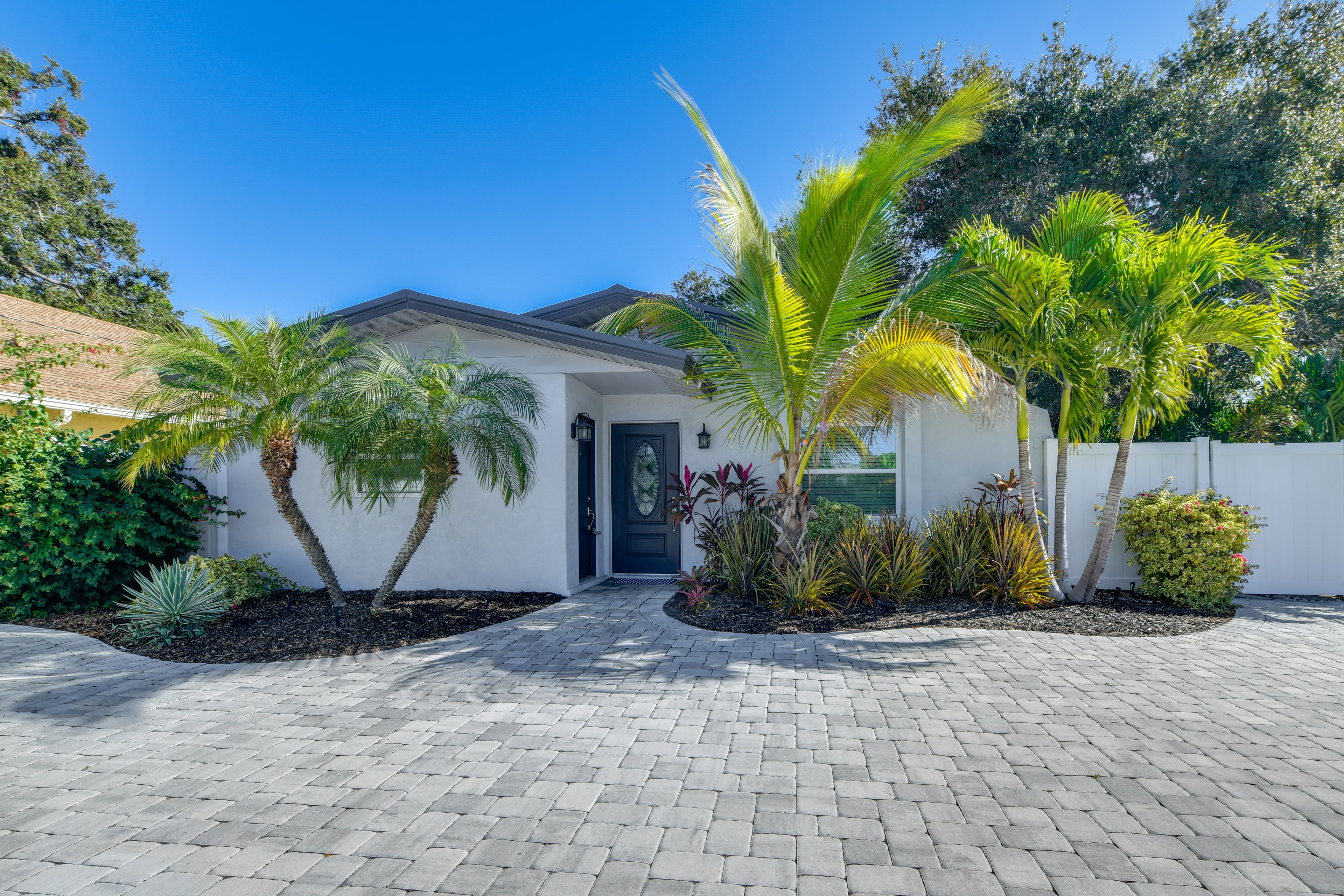 Property Exterior | Single-Story Studio in Duplex