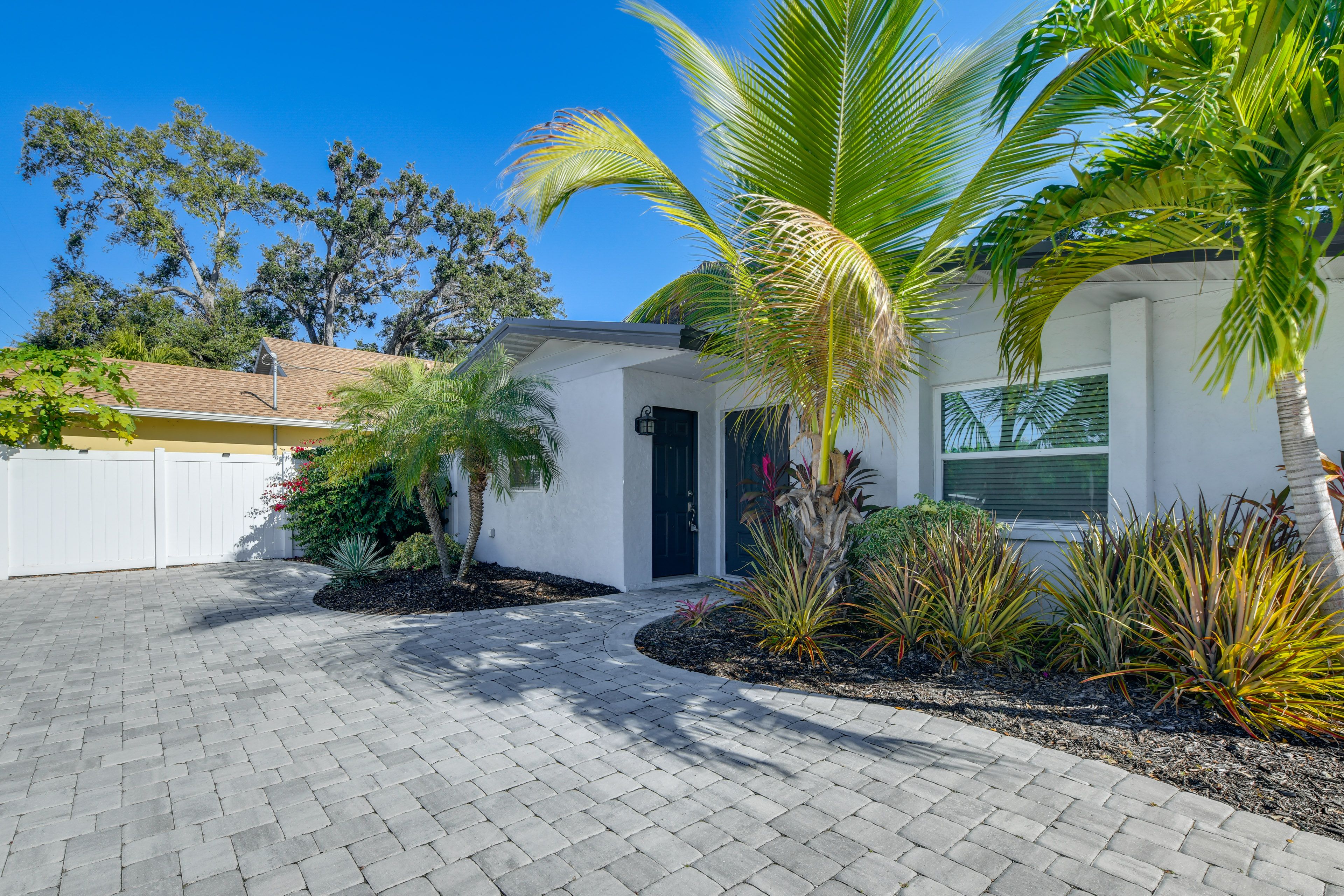 Parking | Shared Driveway (1 Vehicle)