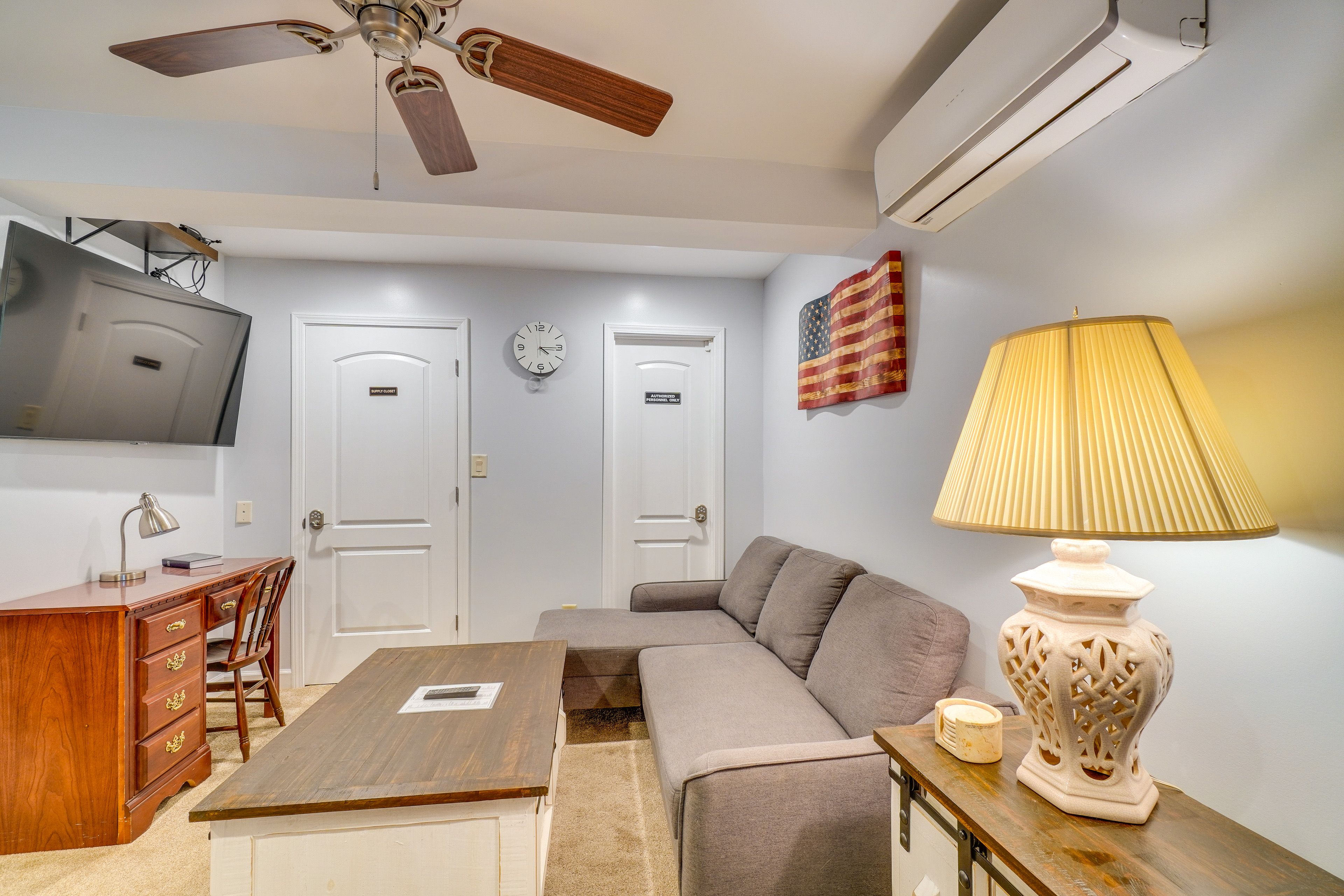 Living Room | Full Sleeper Sofa | Central A/C & Heat | Smart TV w/ Cable