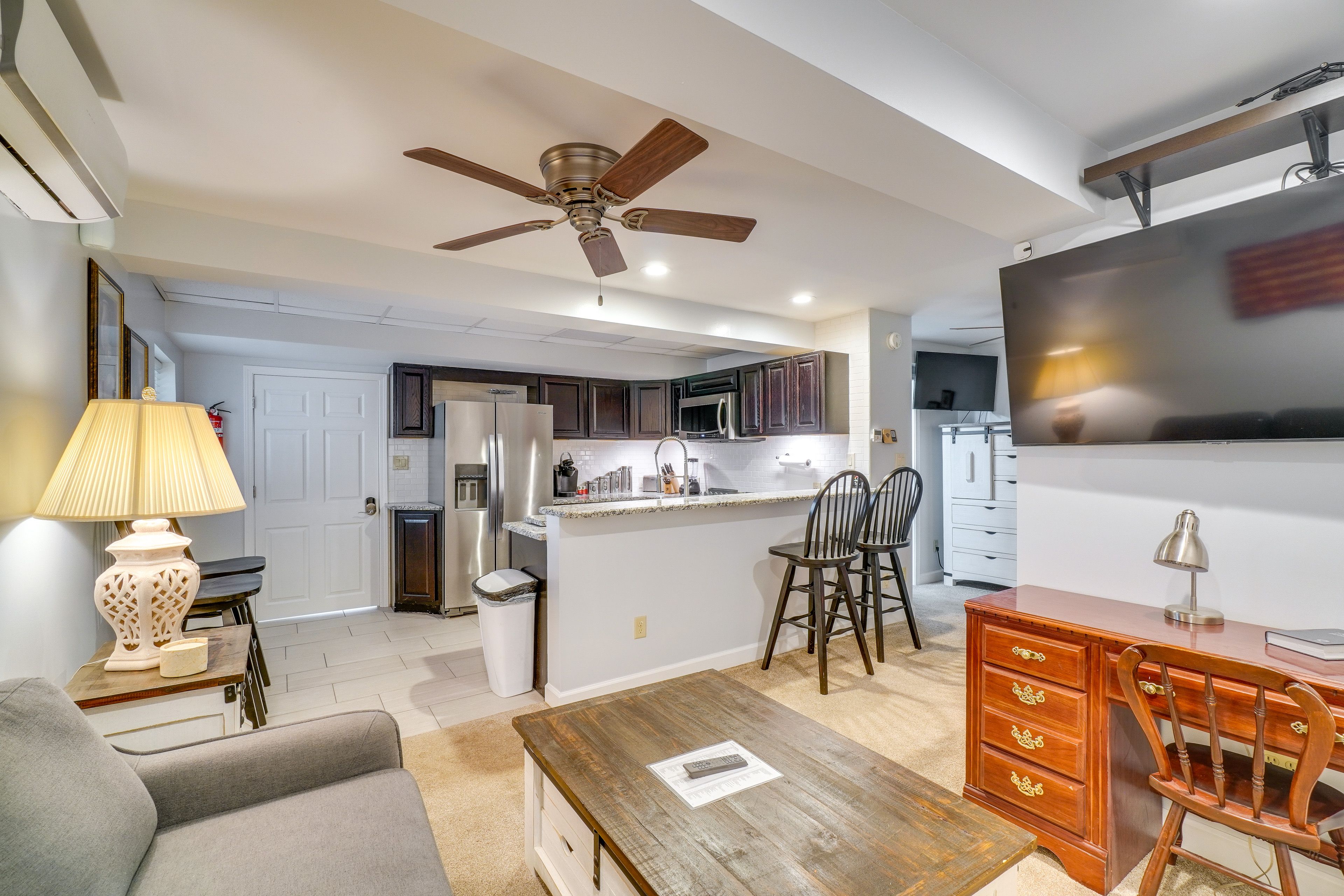 Etowah Vacation Rental | Studio | 1BA | 1 Step Required | 480 Sq Ft