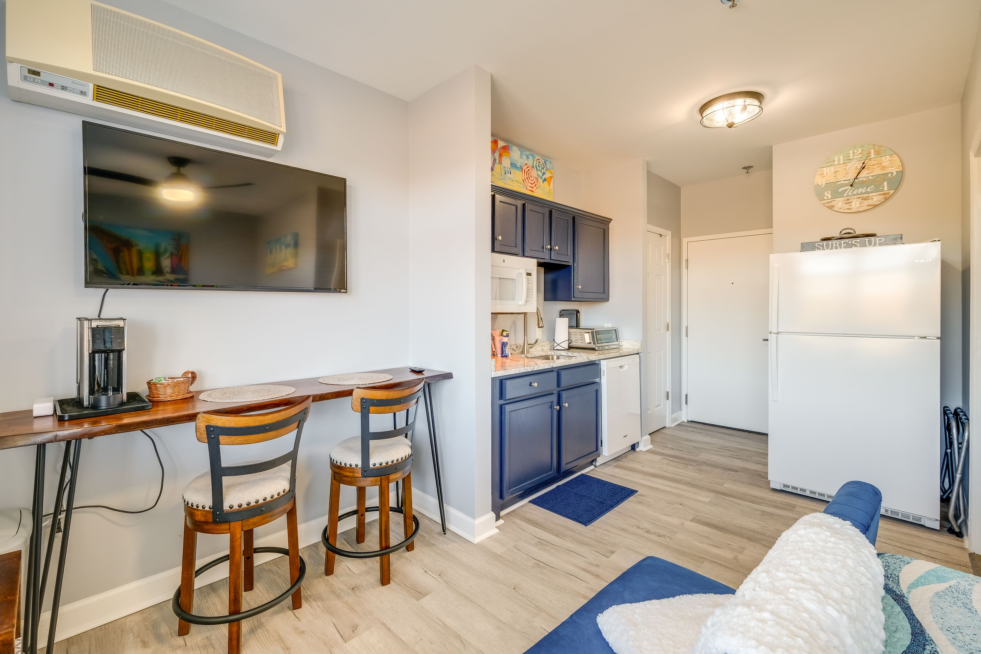 Huddleston Vacation Rental | Studio | 1BA | 325 Sq Ft