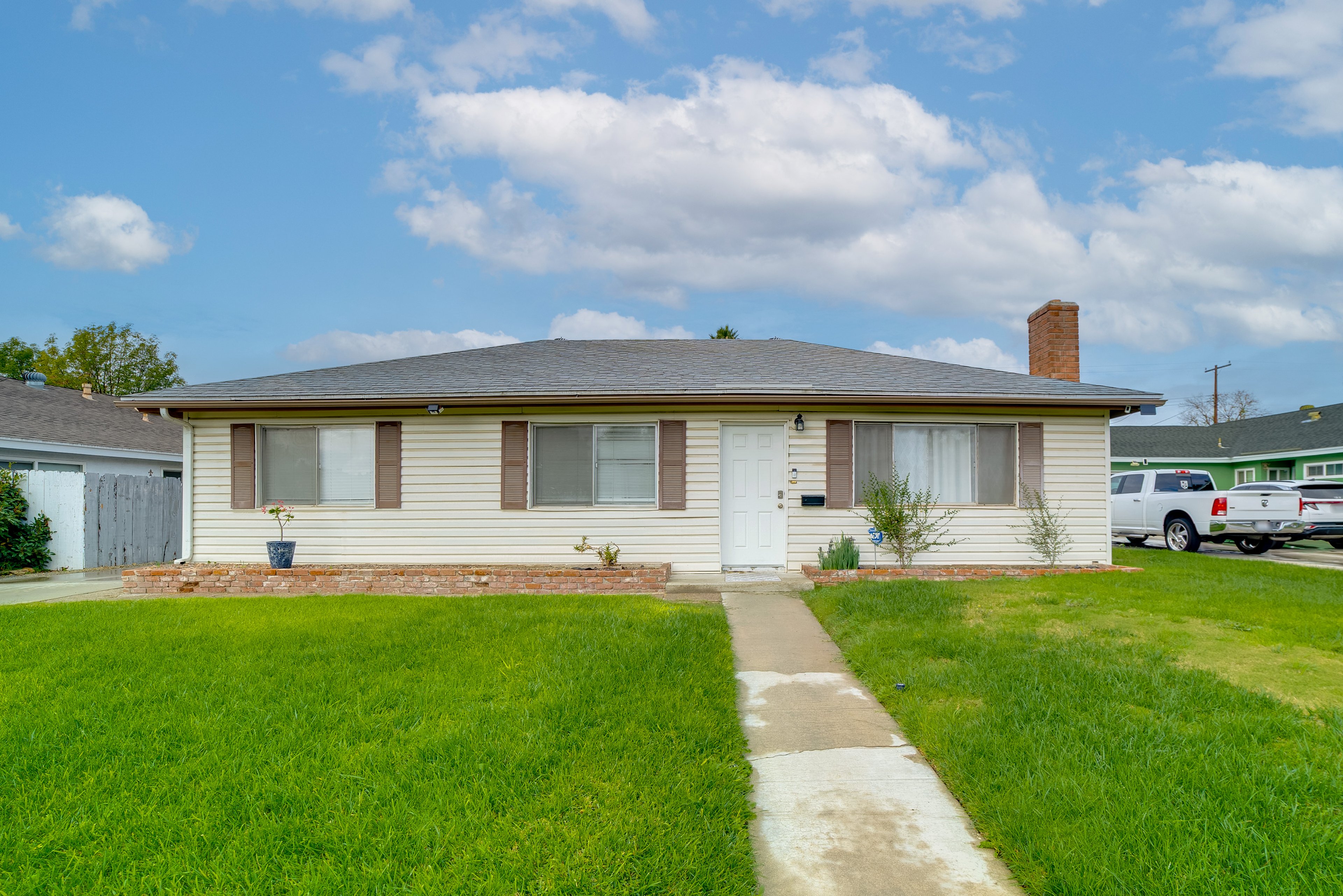 Front Exterior | Single-Story Studio | Backyard Parking (2 Vehicles)