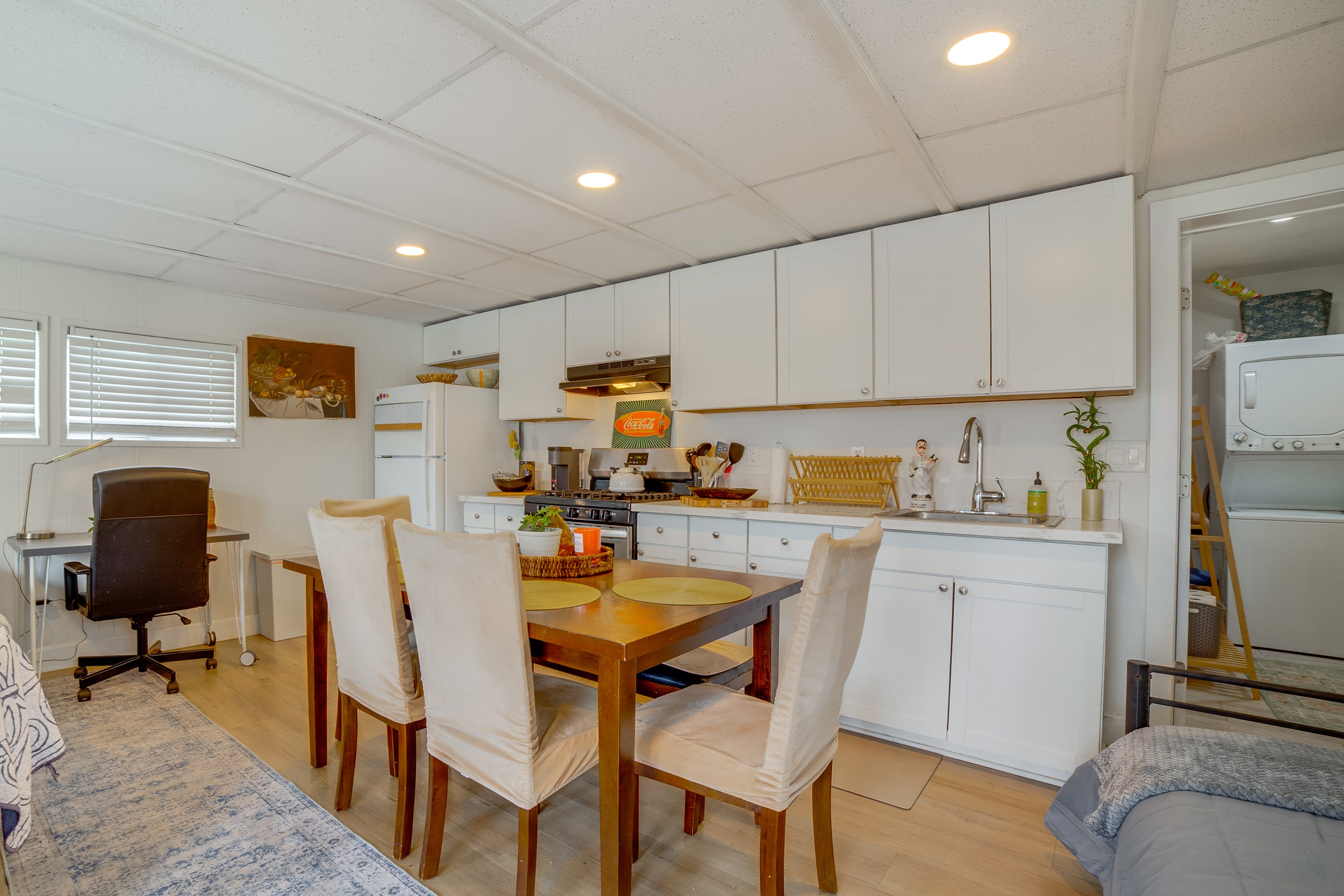 Riverside Vacation Rental | Studio | 1BA | 500 Sq Ft | 1 Step to Enter