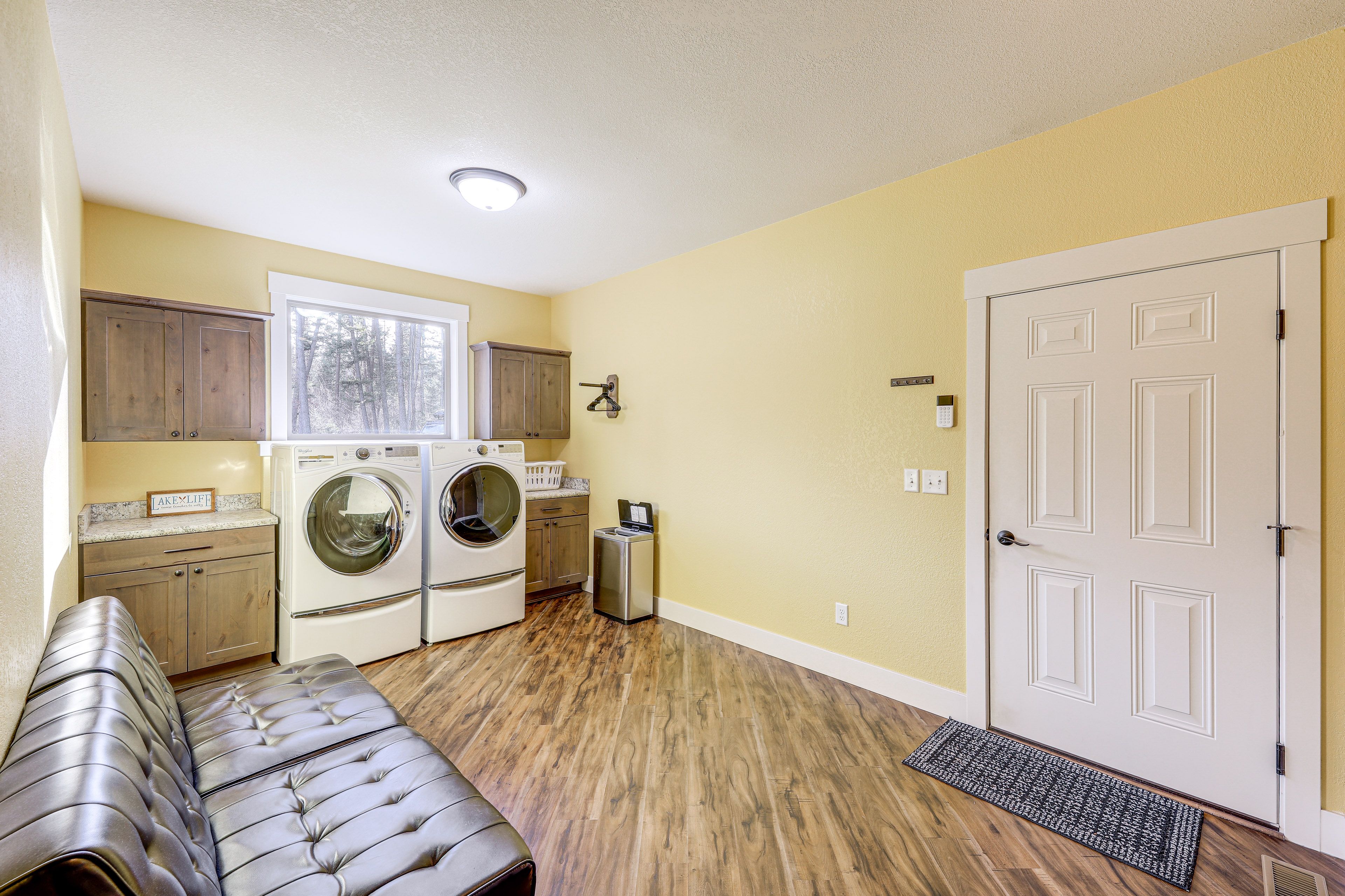 Laundry Room | Futon