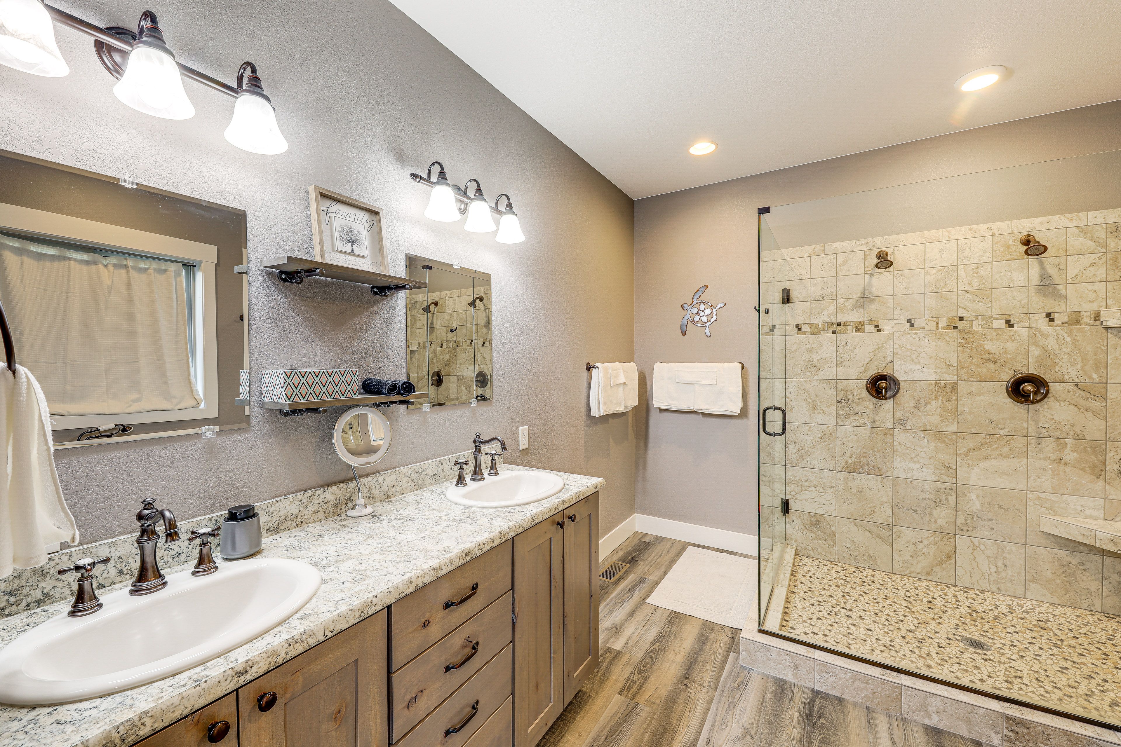 En-Suite Bathroom | Towels Provided