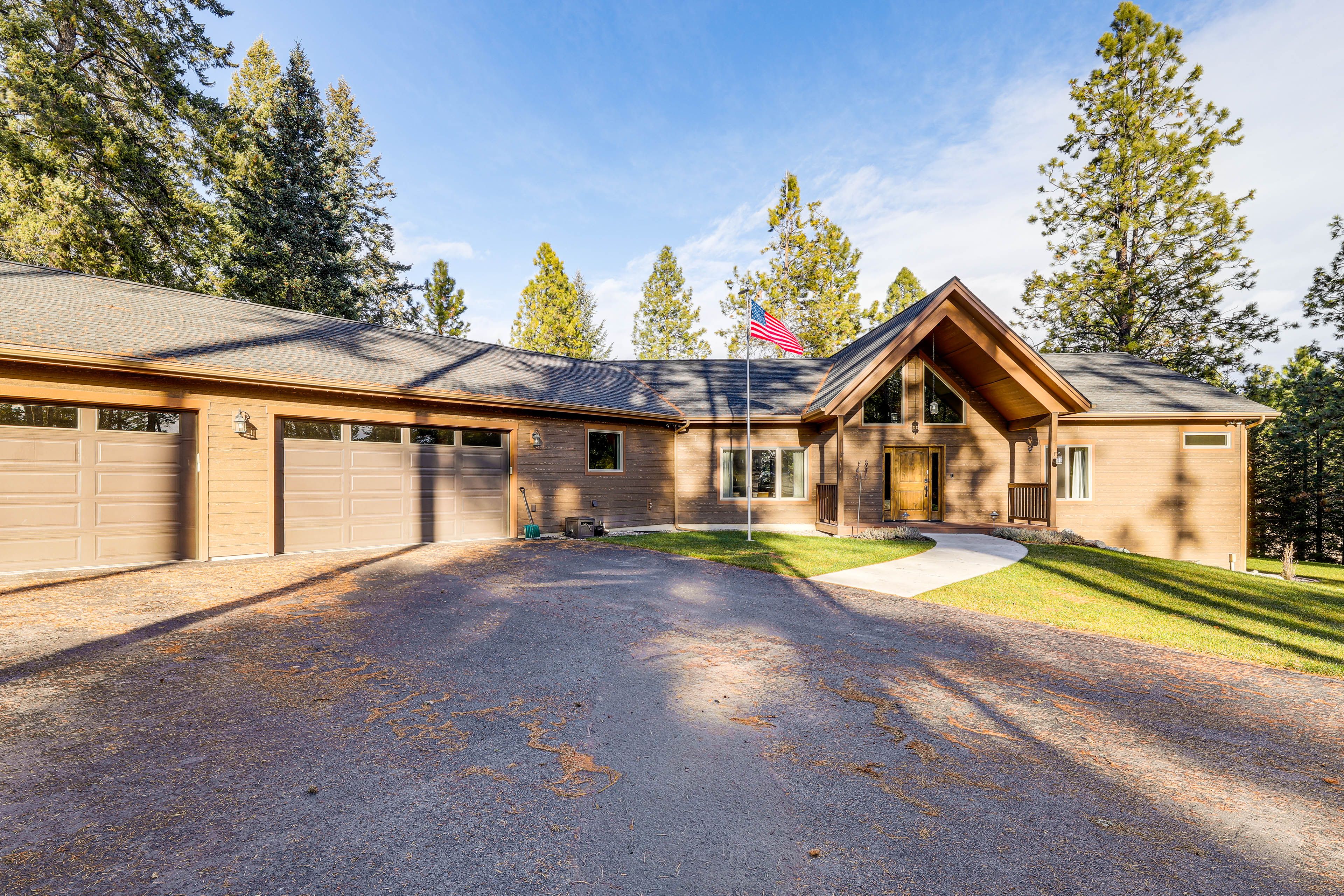 Single-Story House | 48 Mi to Glacier National Park