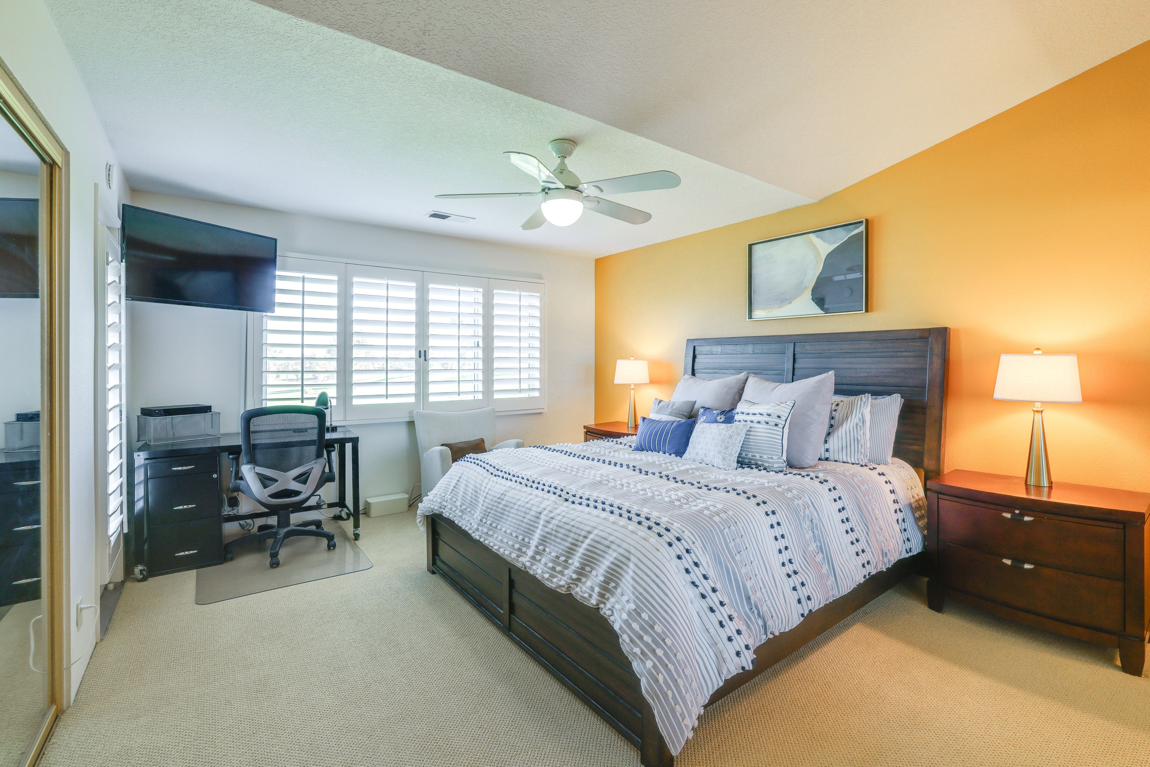 Bedroom 1 | King Bed