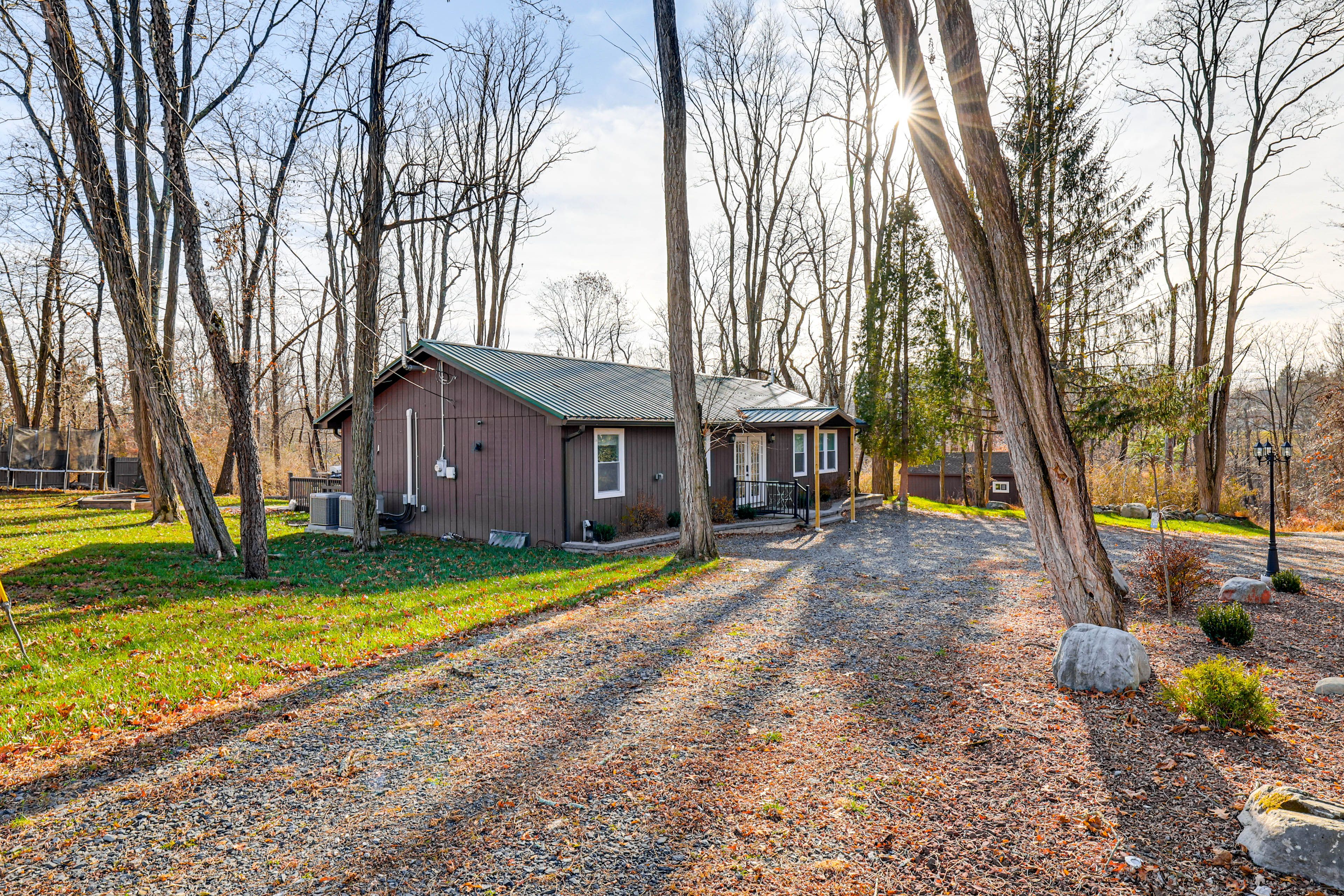 Parking | Driveway (6 Vehicles) | EV Charger