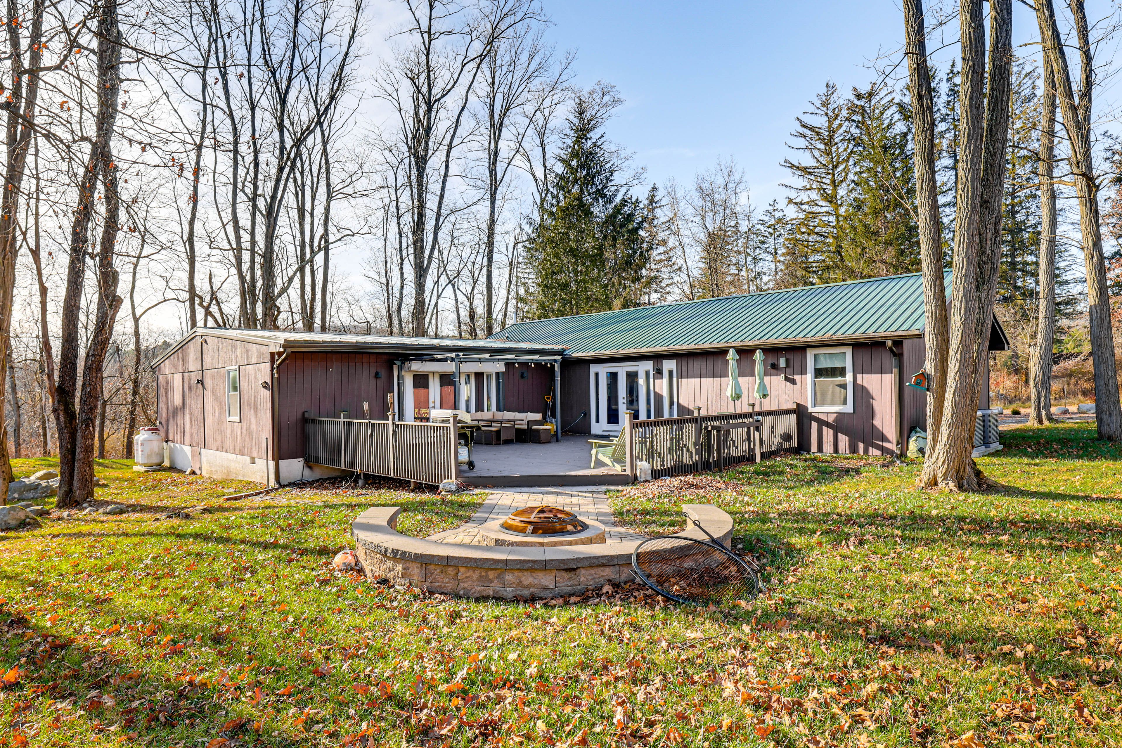 Backyard | Wood-Burning Fire Pit | Trampoline