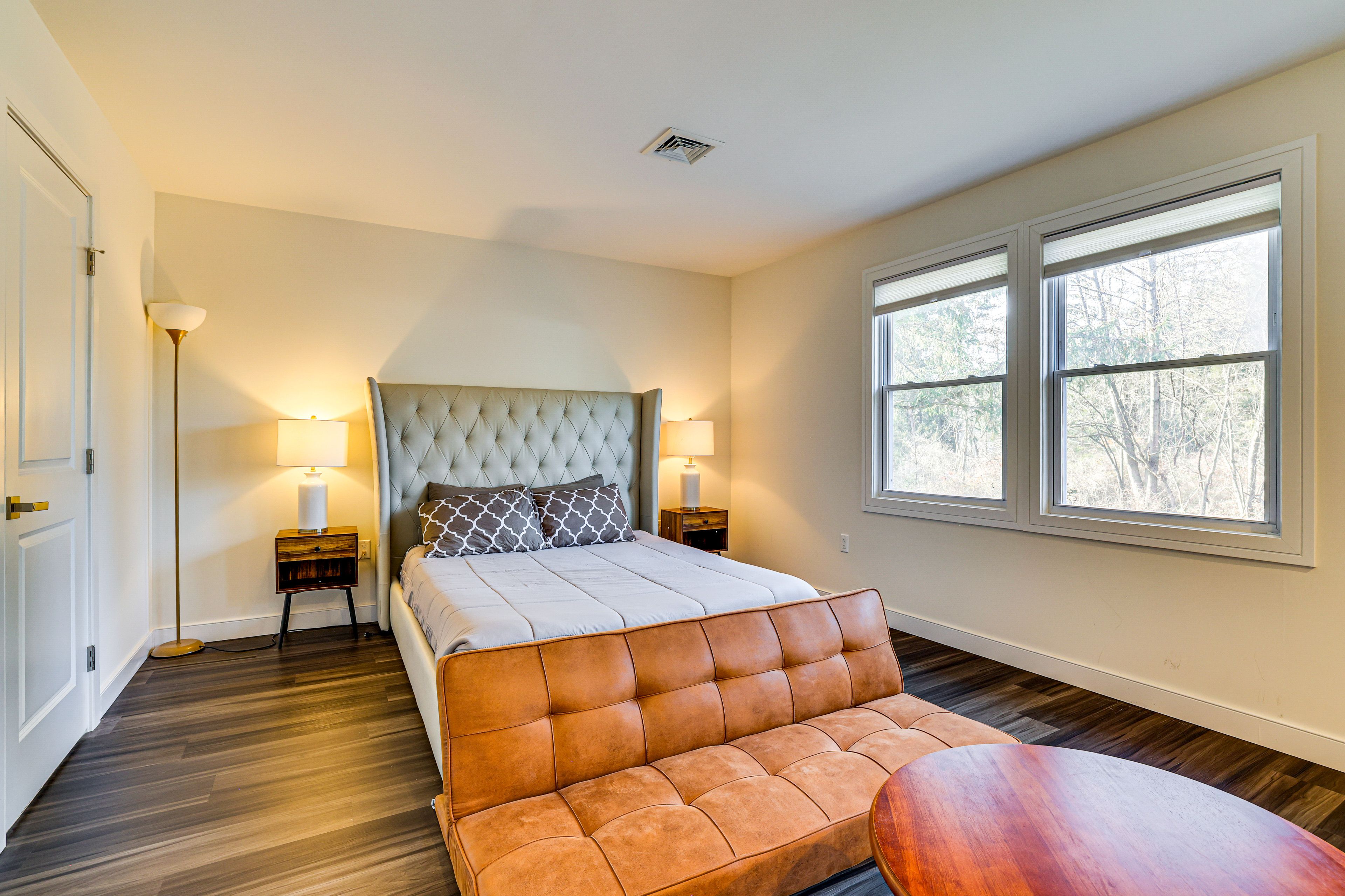 Bedroom 1 | King Bed