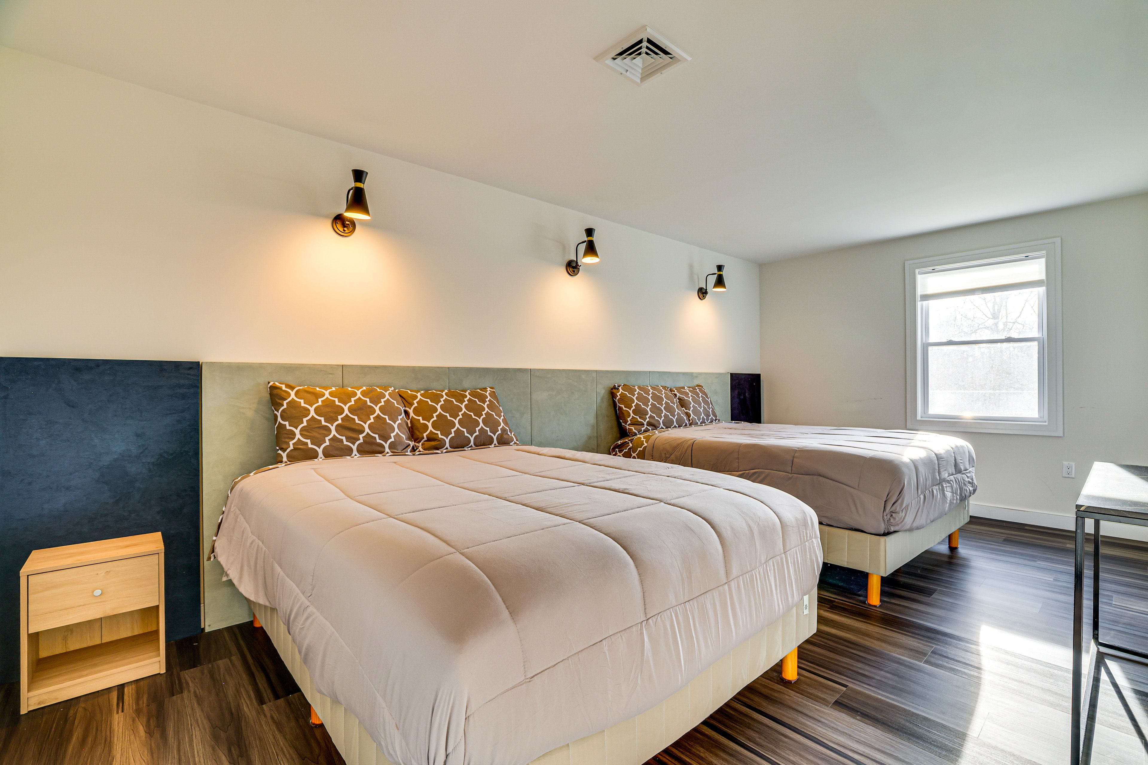 Bedroom 6 | 2 Queen Beds