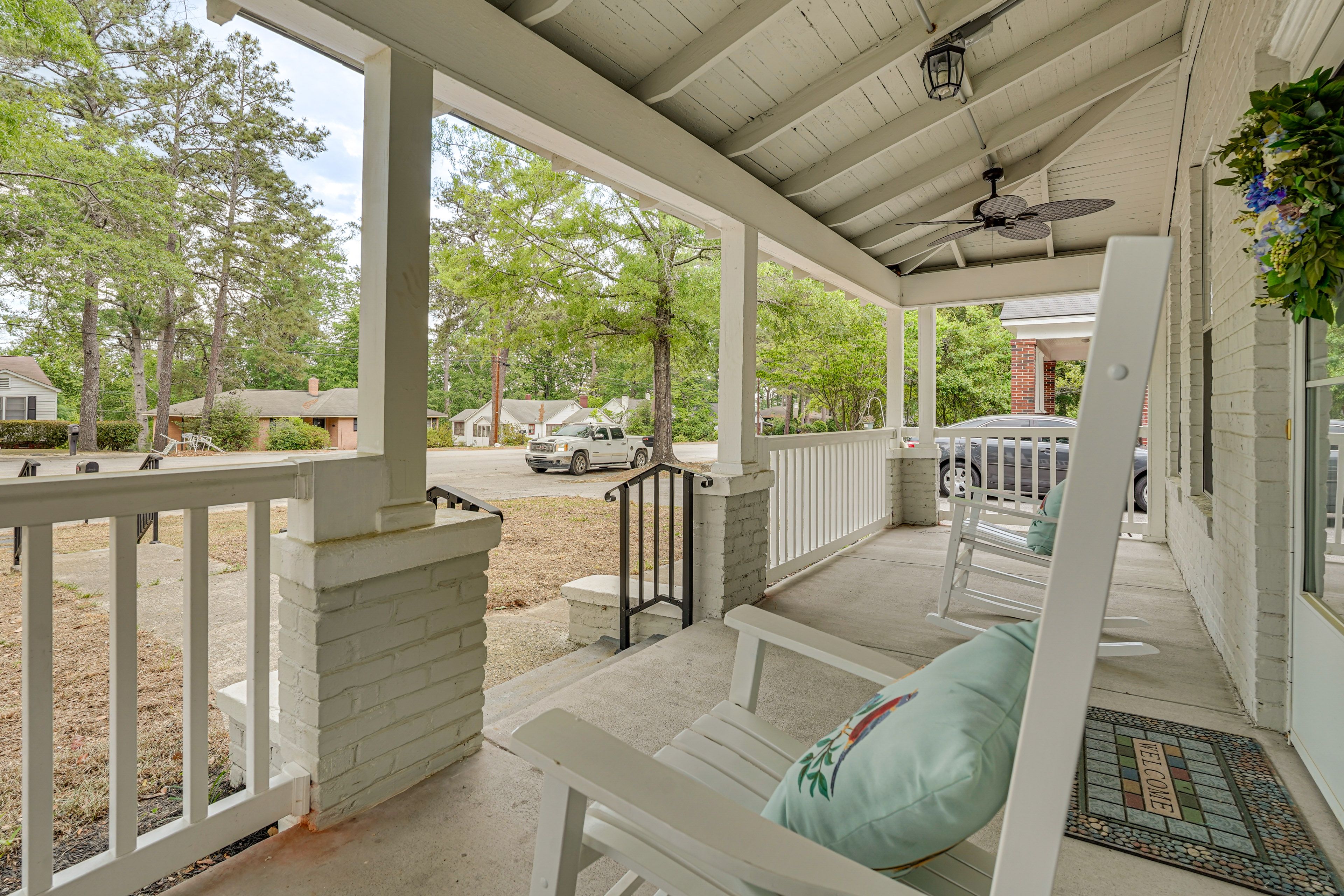 Covered Porch w/ Seating