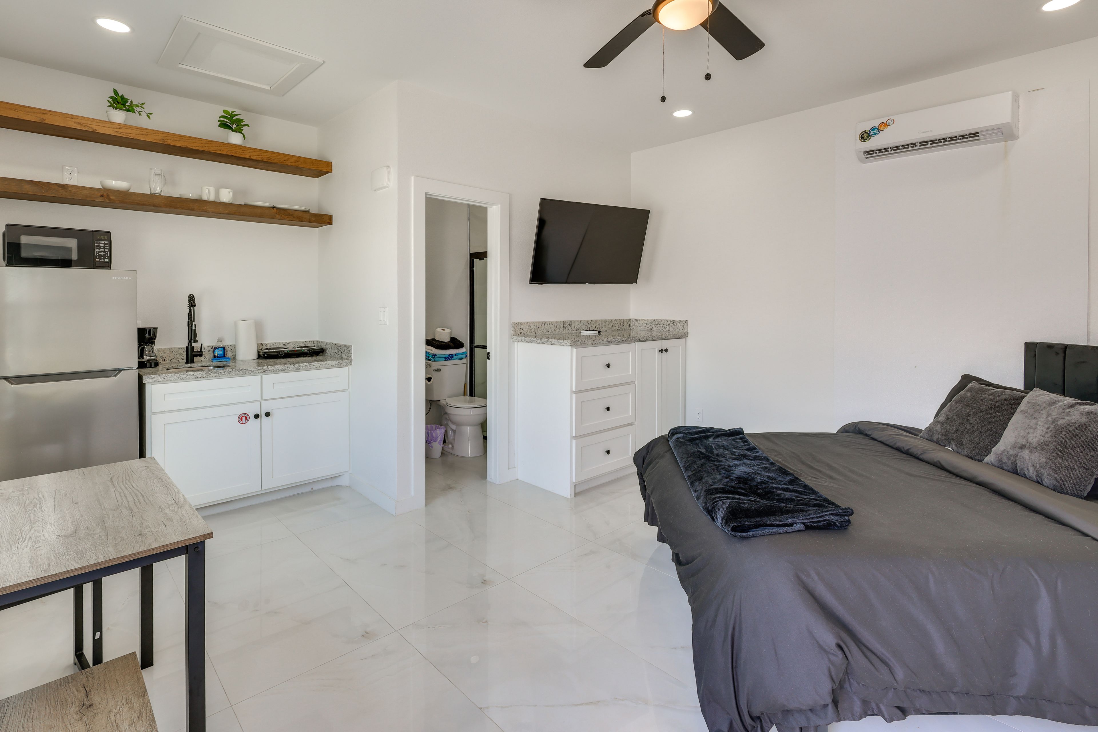 South Padre Island Vacation Rental | Studio | 1BA | 450 Sq Ft