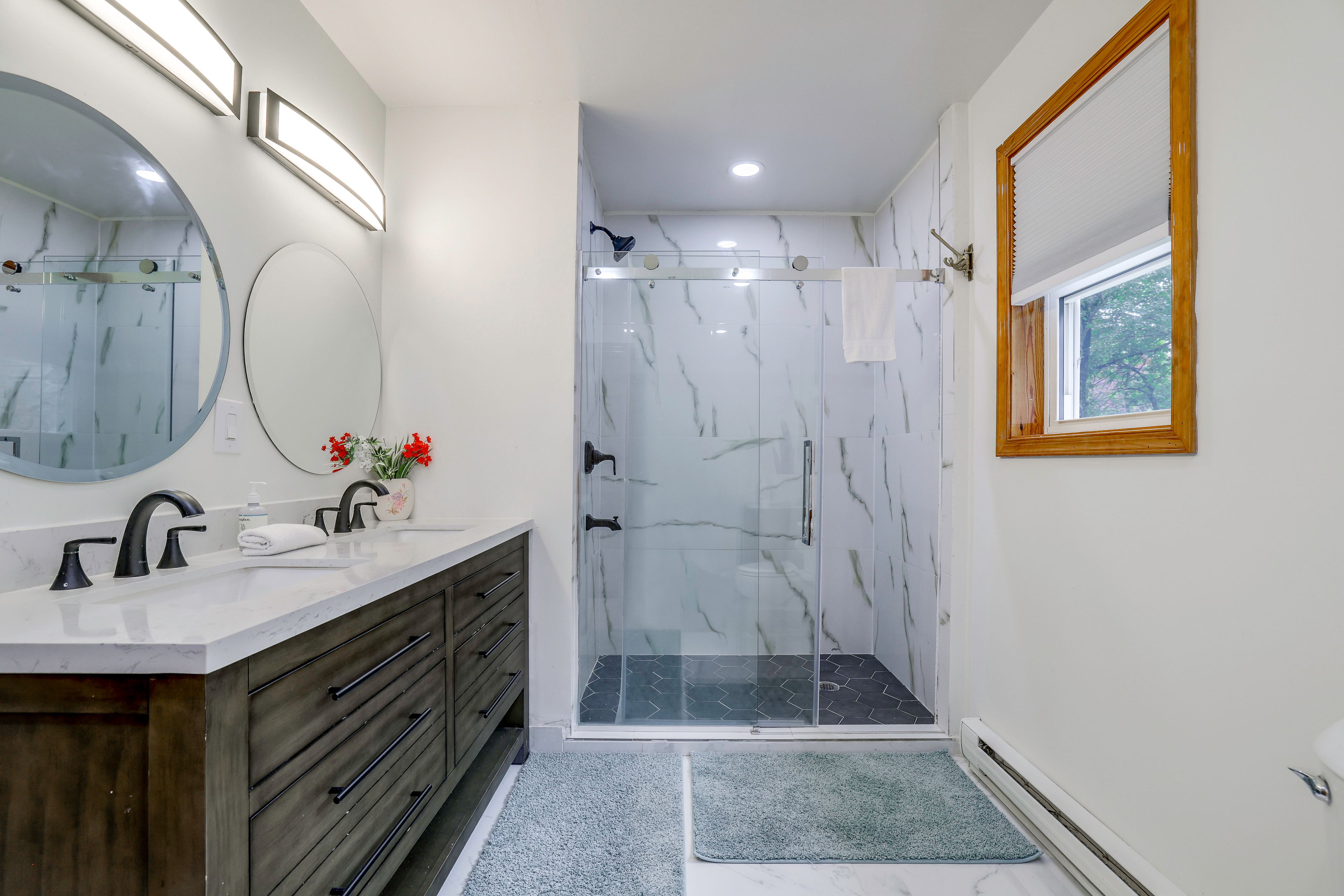 Bathroom | 1st Floor