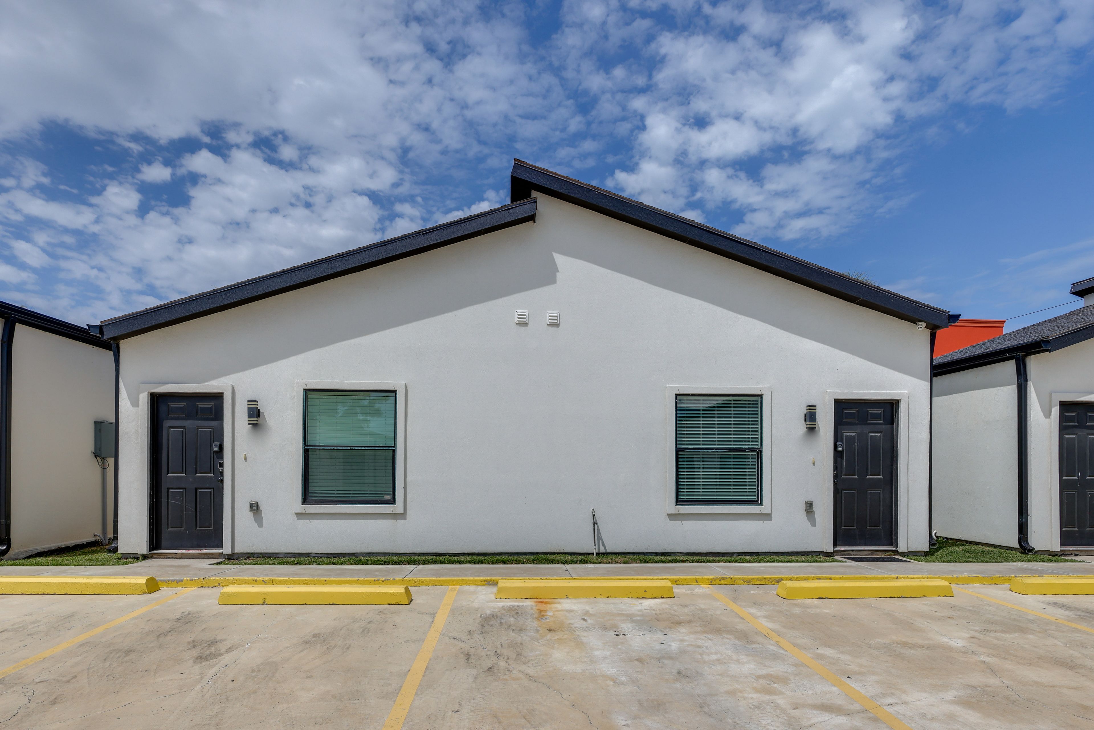 Parking | Community Lot (First-Come, First-Served)