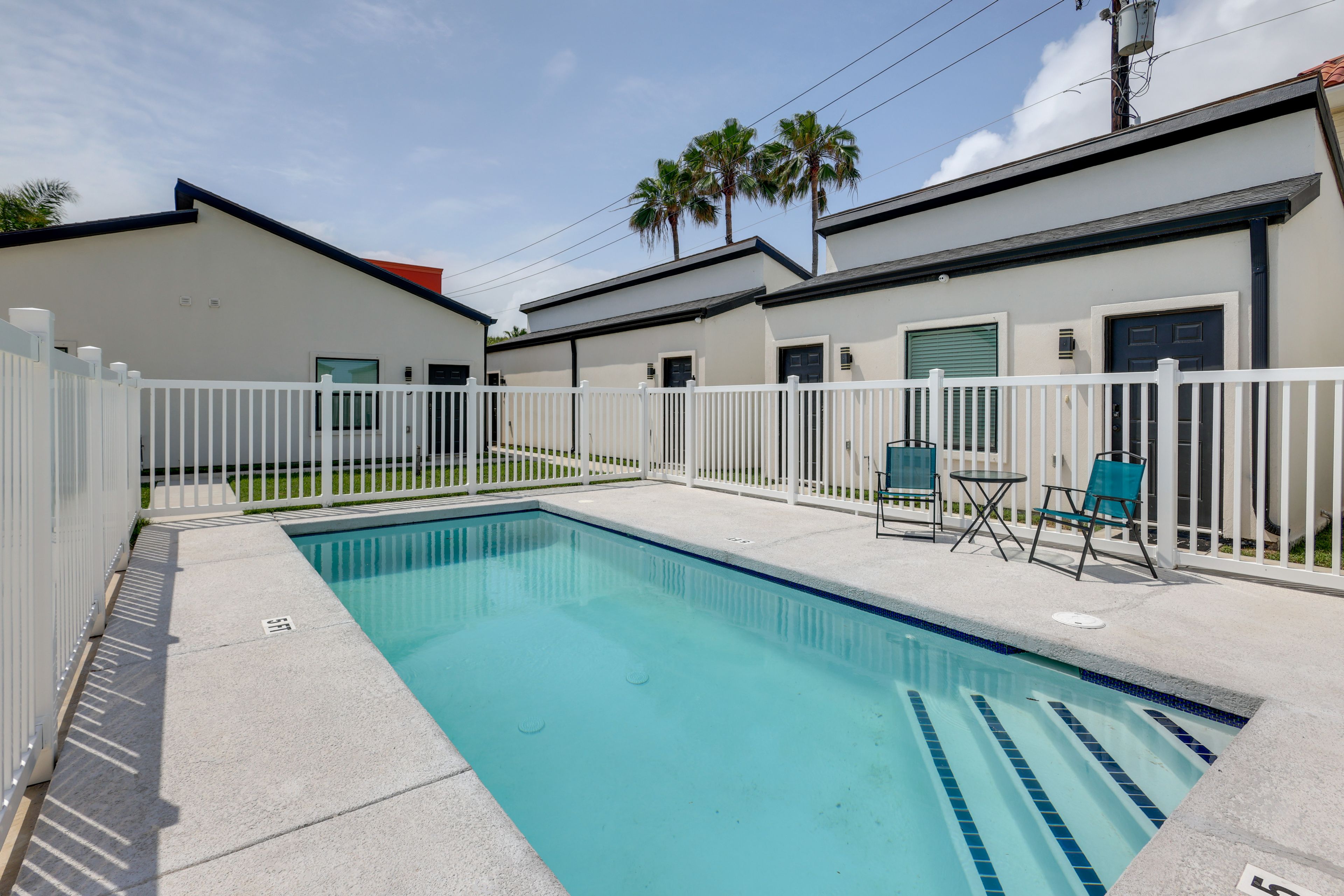 Studio 17 | Property Exterior | Community Pool