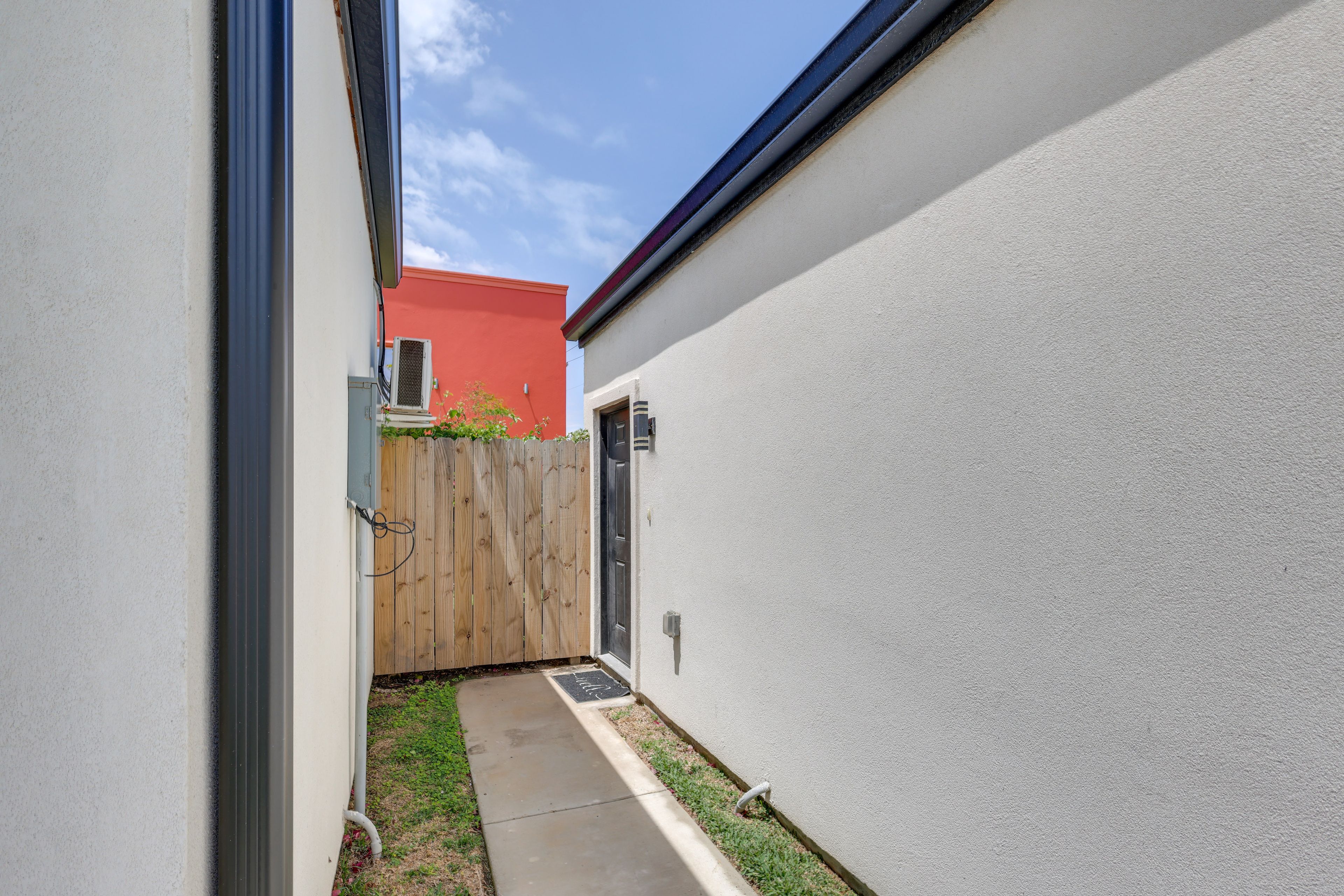 Parking | Community Lot (First-Come, First-Served)